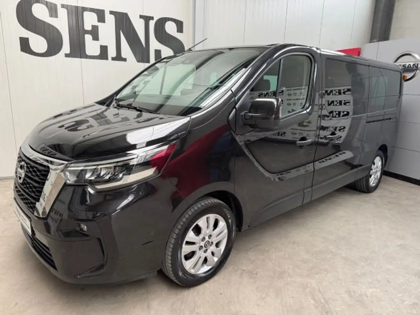 Nissan NV300 / Primastar dCi 170  L2H1 TEKNA 8-Sitzer Schwarz - 2