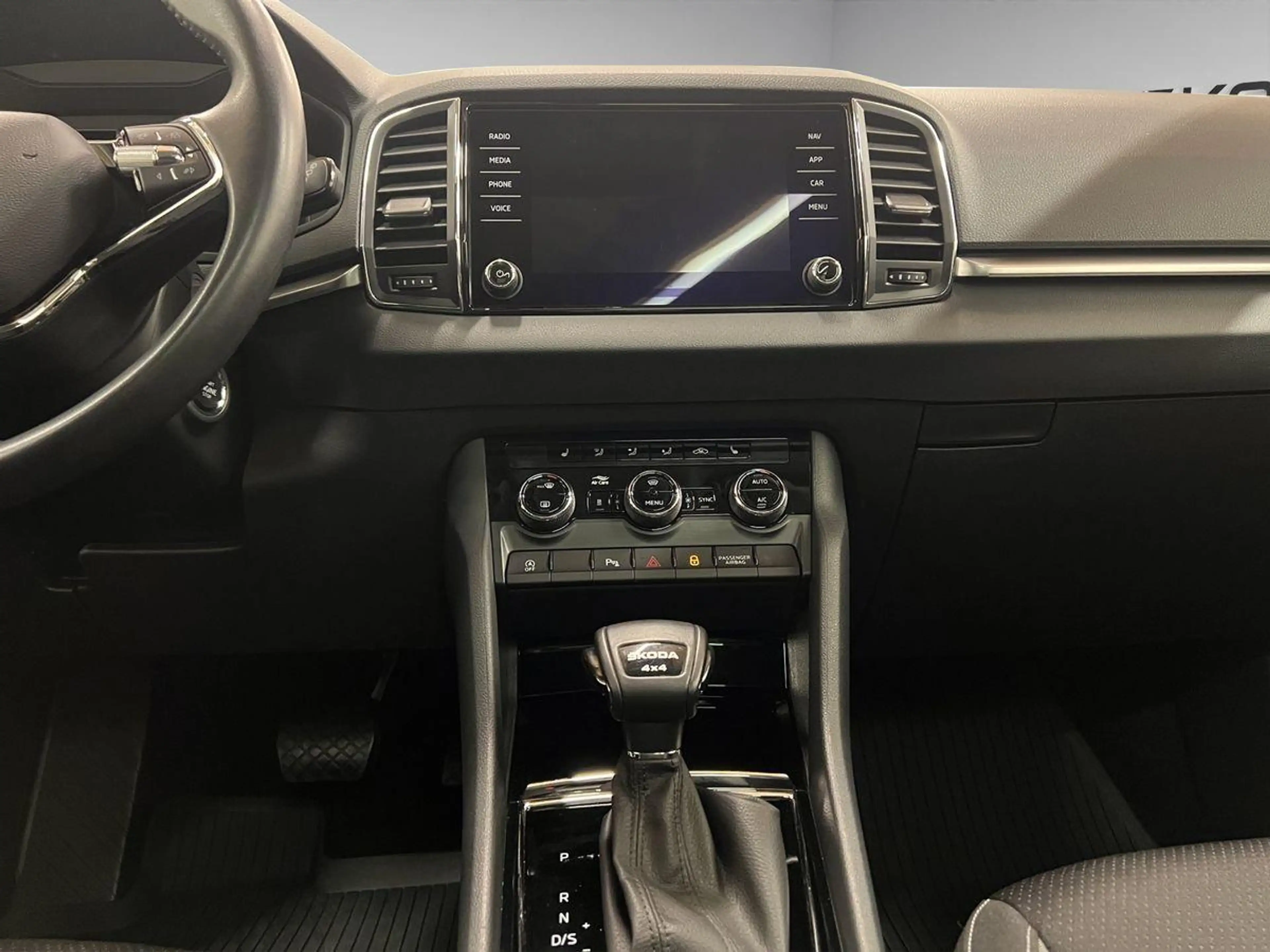 Skoda Karoq Tour 2,0 TDI 110 kW 7-Gang DSG 4x4 mit Bas — photo 12