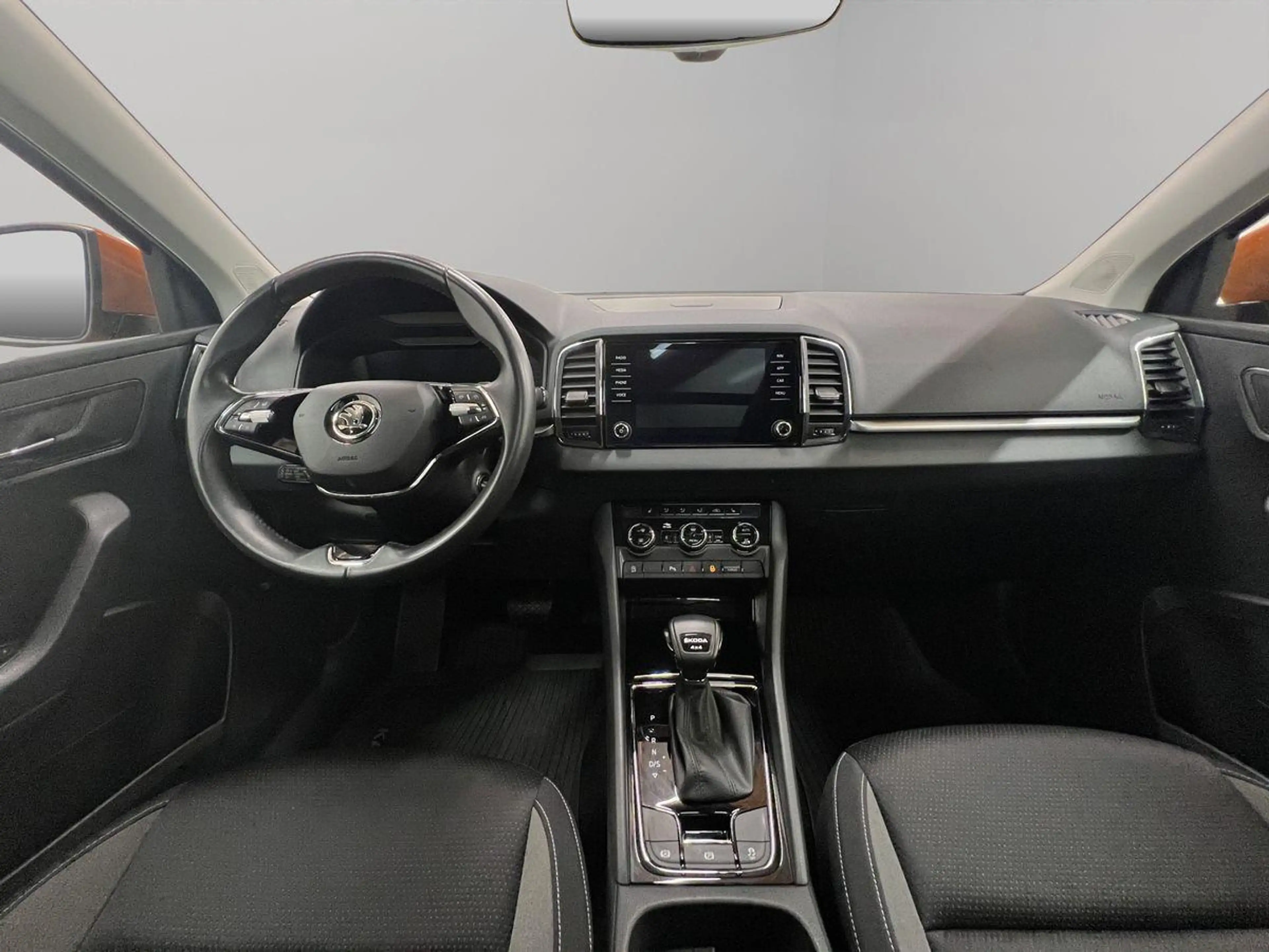 Skoda Karoq Tour 2,0 TDI 110 kW 7-Gang DSG 4x4 mit Bas — photo 11