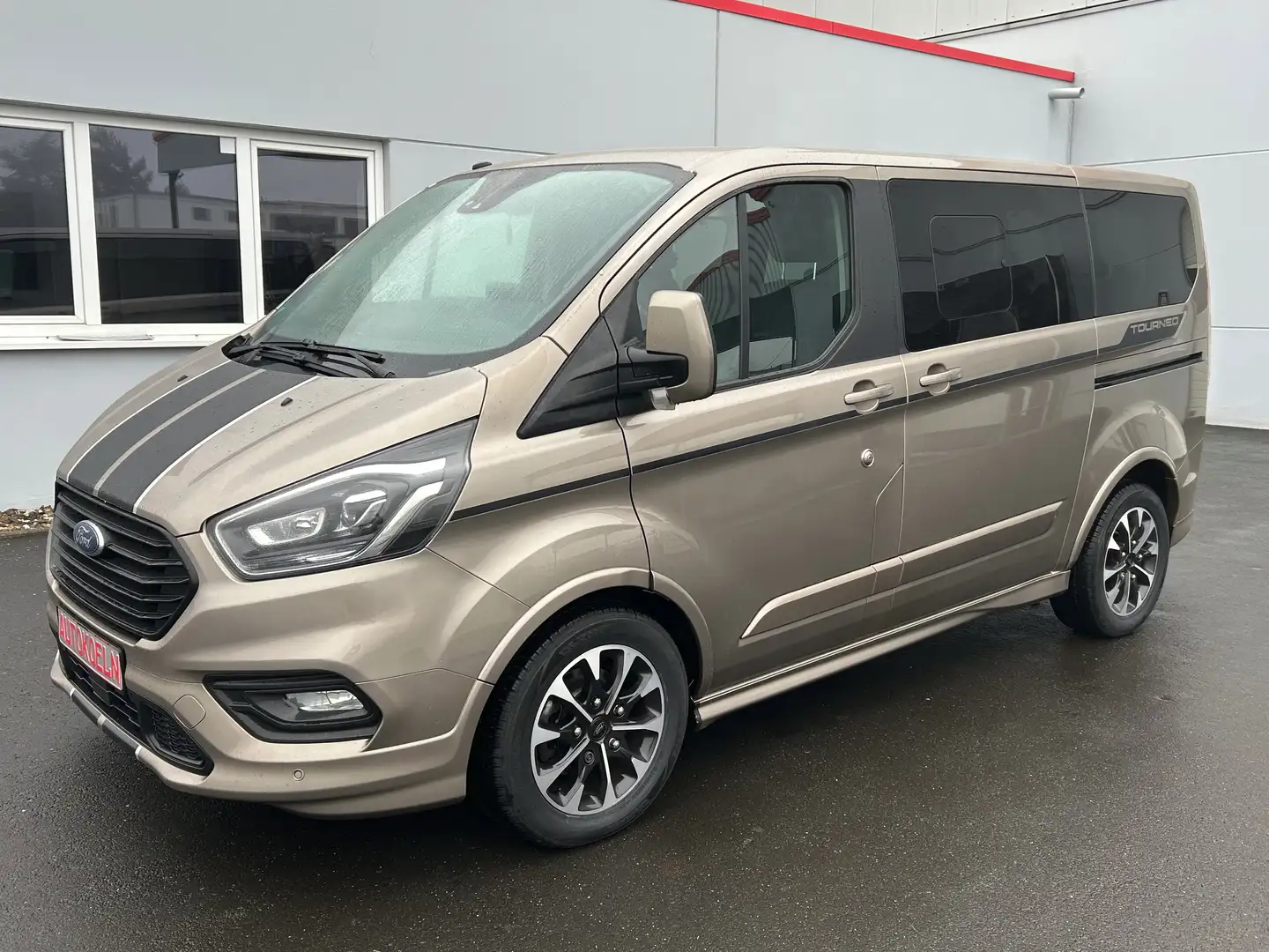 Ford Tourneo Custom Tourneo Custom TDCi Titanium VA Sport Beige - 1