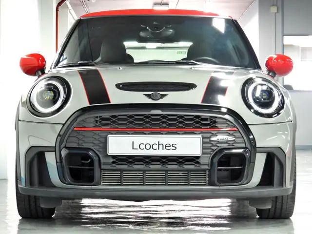 Mini Hatch view 5