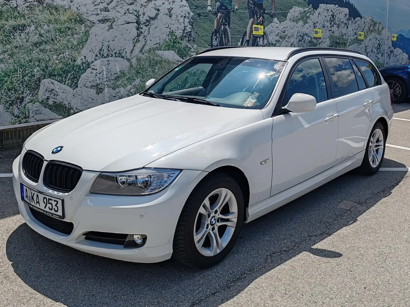BMW 318 318 i Touring E 90/91 US 31 Weiß - 1