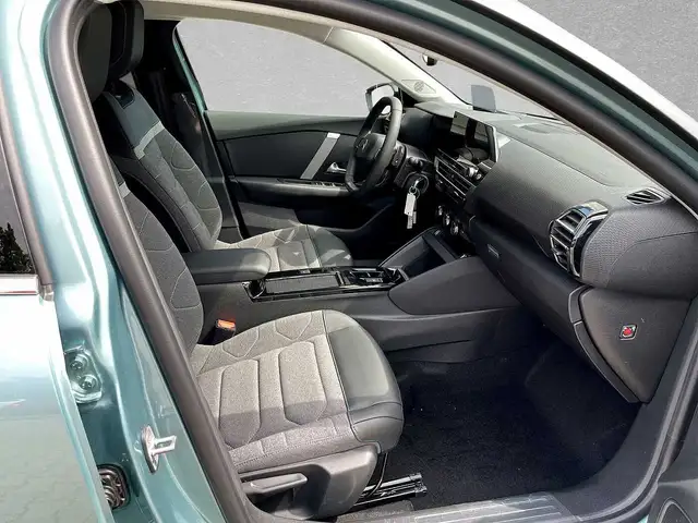 Citroen C4 view 3