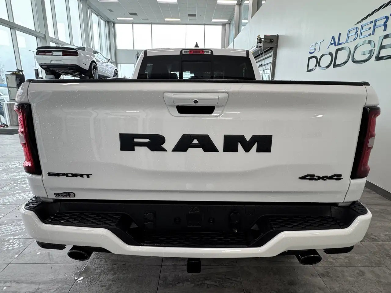 RAM 1500 снимка RAM 1500