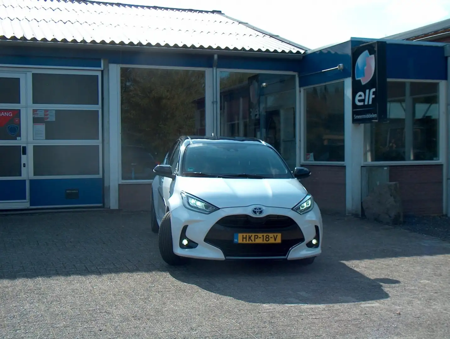 Toyota Yaris 1.5 Hyb. Launch Ed. Blanc - 1