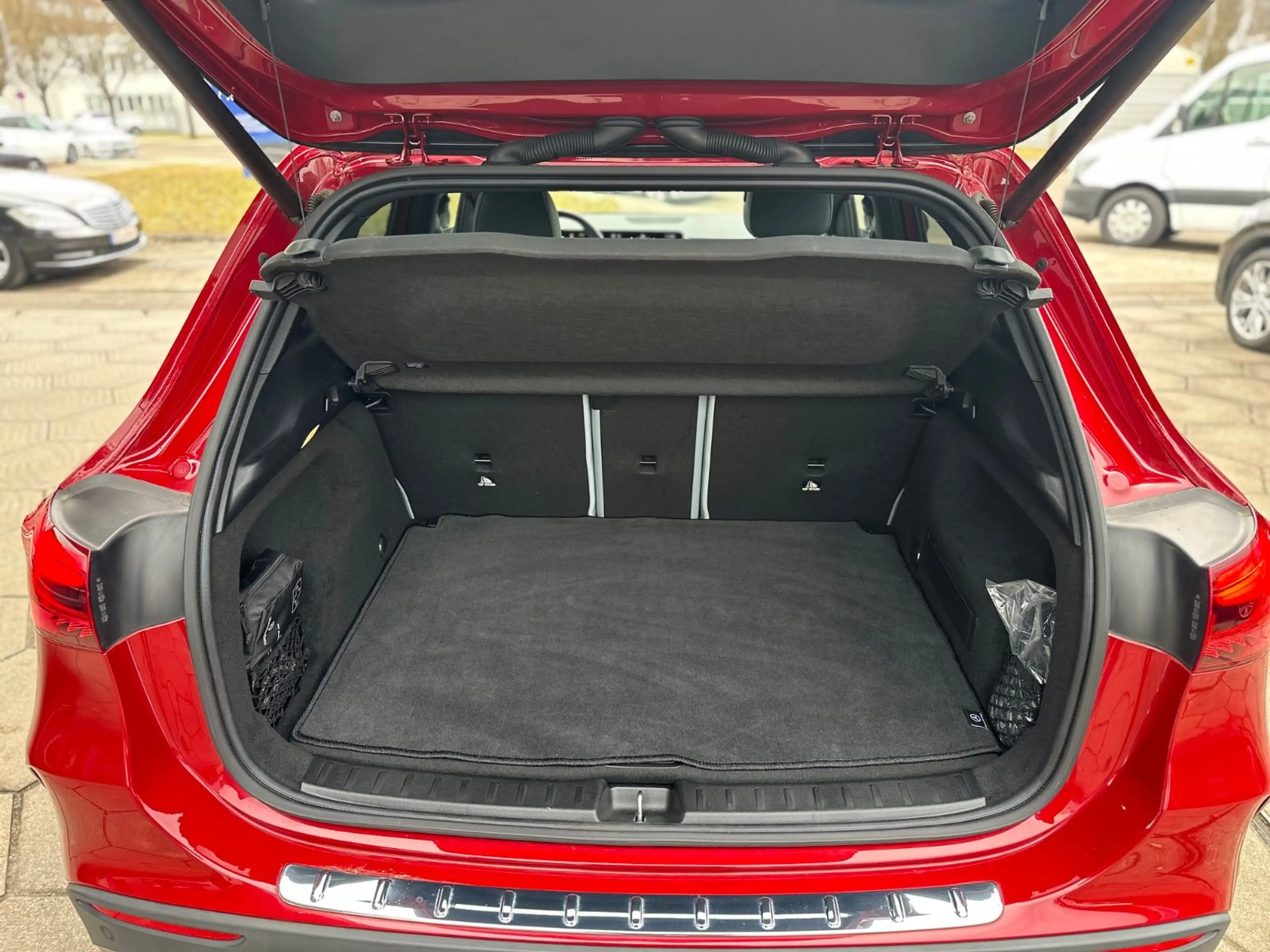 Mercedes-Benz GLA 35 AMG 4Matic Leder RFK Lenkradheizung — photo 10