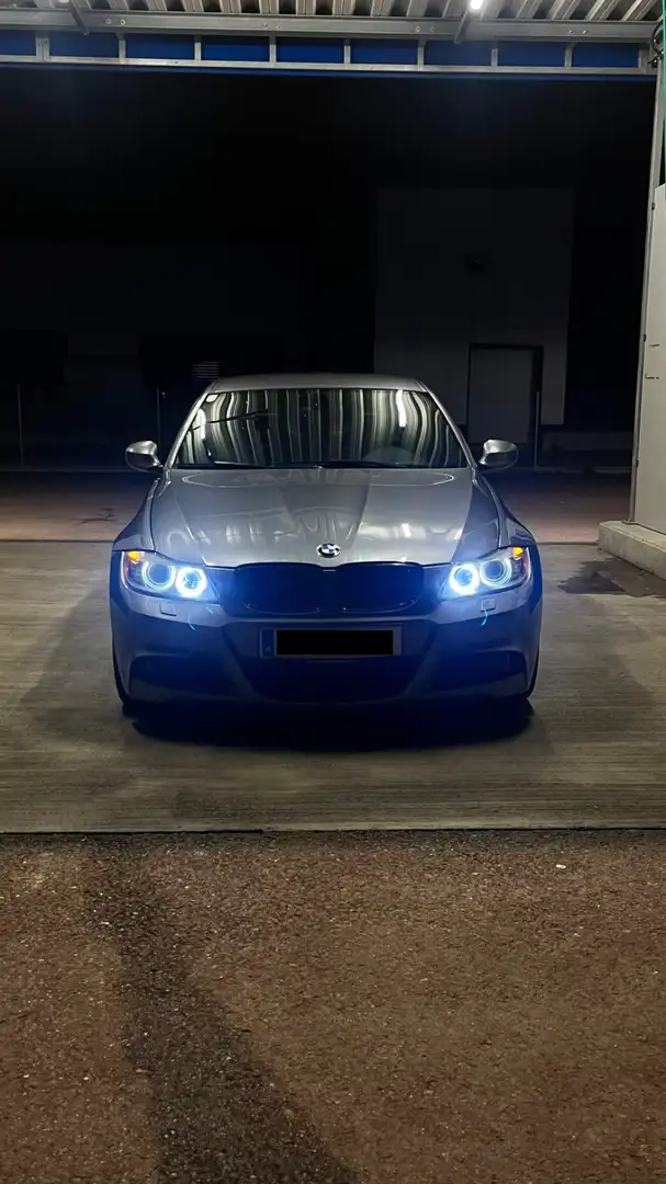 BMW 325 xDrive N53 Motor Grau - 2