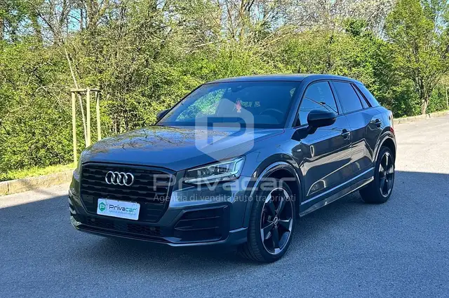 Audi Q2 Q2 35 TFSI S tronic Identity Black