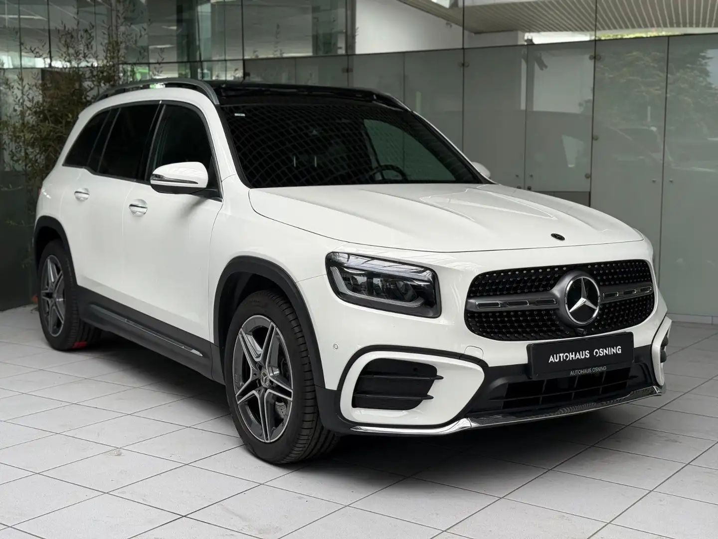 Mercedes-Benz GLB 220 d 4MATIC AMG PANO AHK STHZ 360° 7-SITZE Weiß - 1