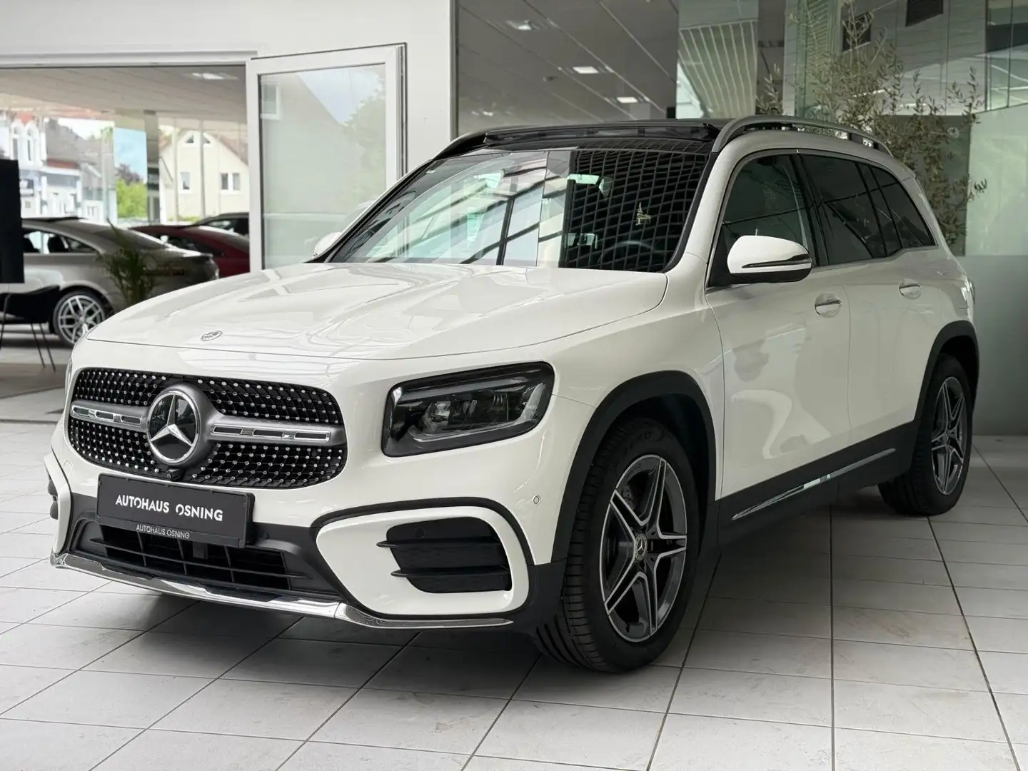 Mercedes-Benz GLB 220 d 4MATIC AMG PANO AHK STHZ 360° 7-SITZE Weiß - 2