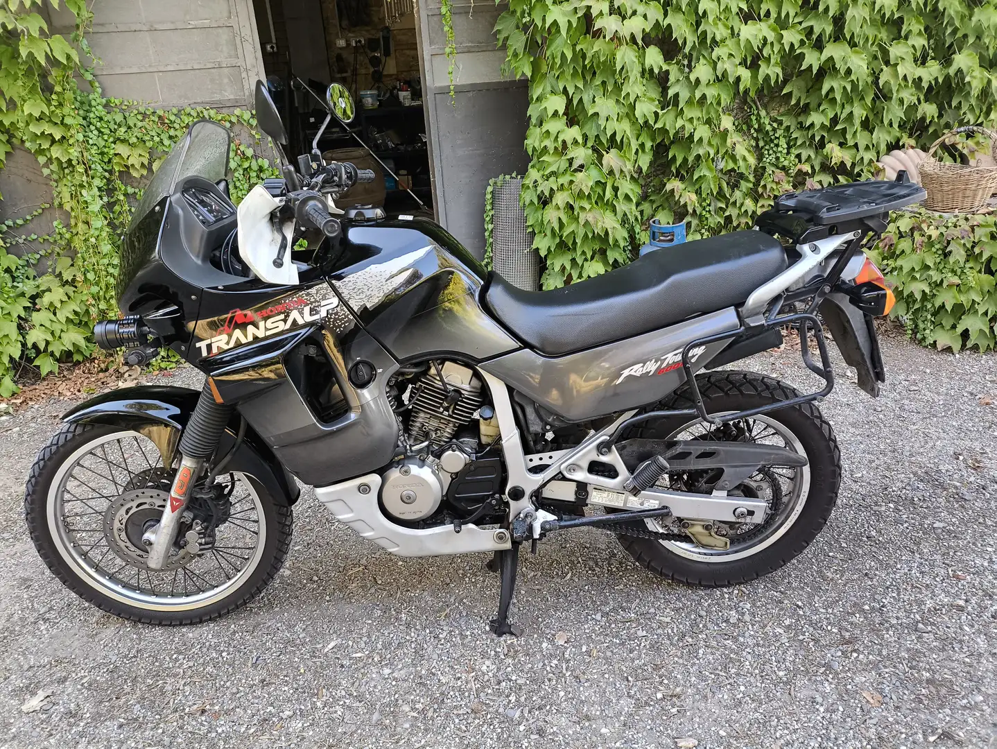 Honda Transalp Negro - 2