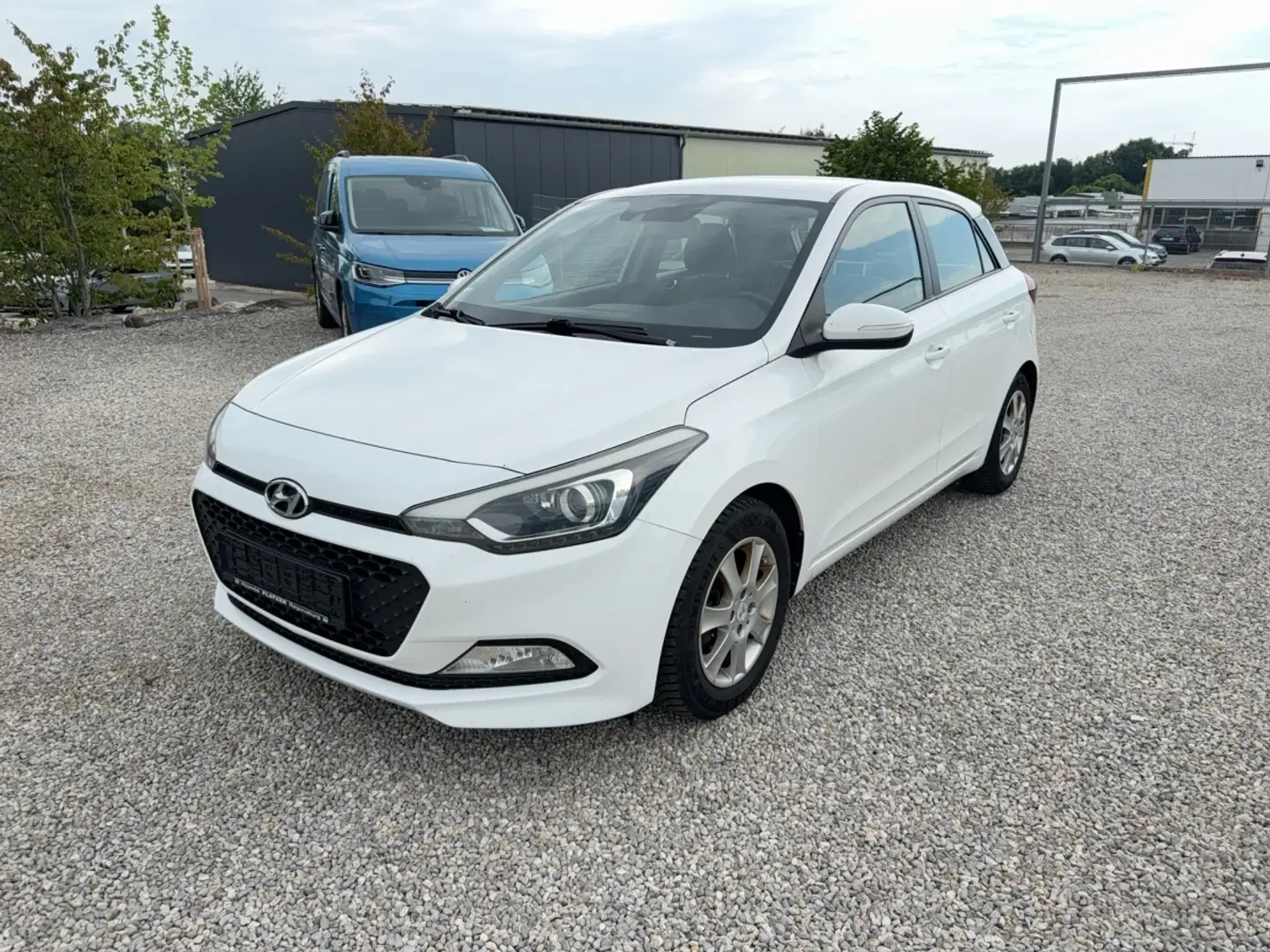 Hyundai i20 1.4 Intro Edition Nur für Gewerbe und Export Weiß - 2