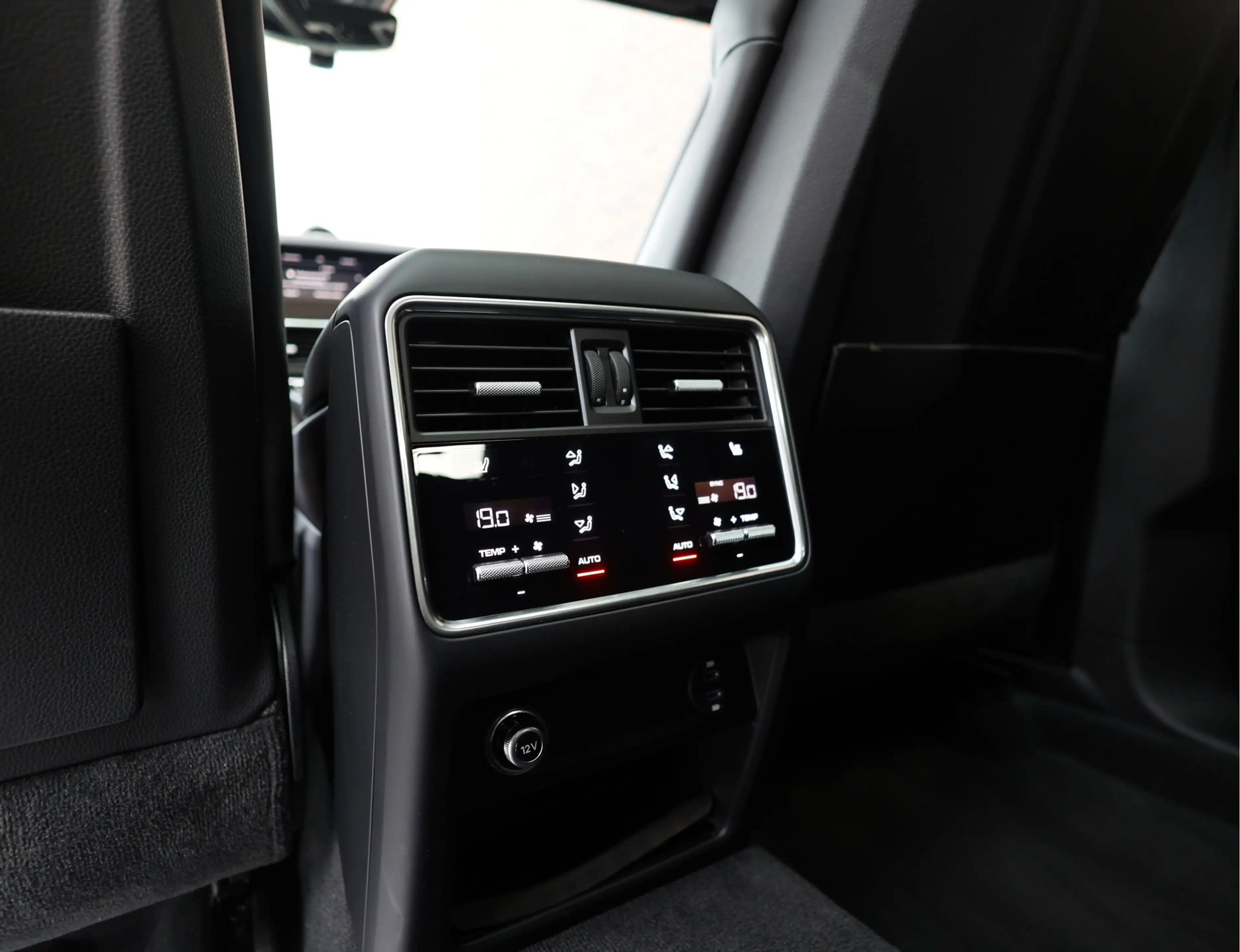 Porsche Cayenne Coupé 3.0 E-Hybrid | Pano - Sport Chrono - BOSE — photo 29