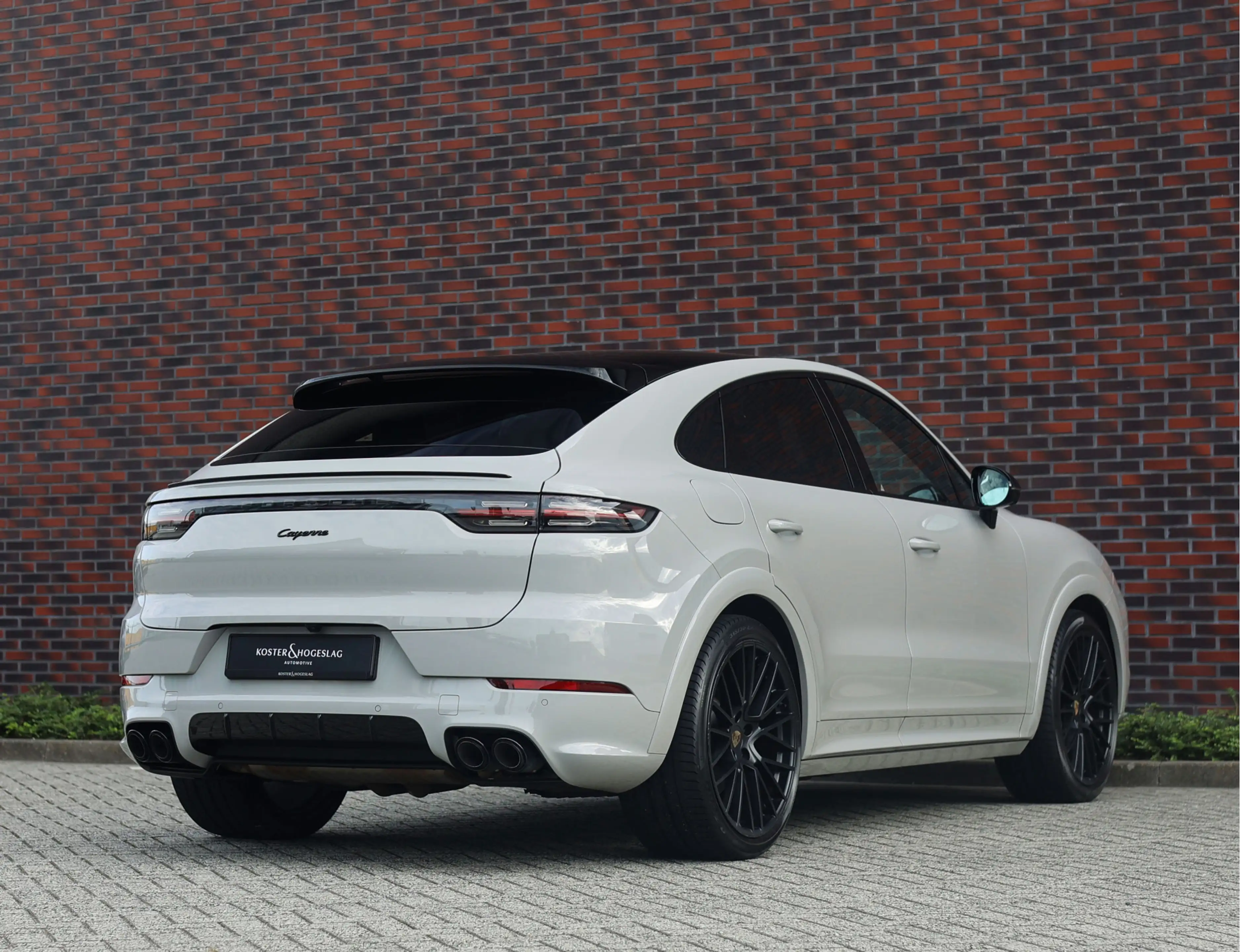 Porsche Cayenne Coupé 3.0 E-Hybrid | Pano - Sport Chrono - BOSE — photo 17