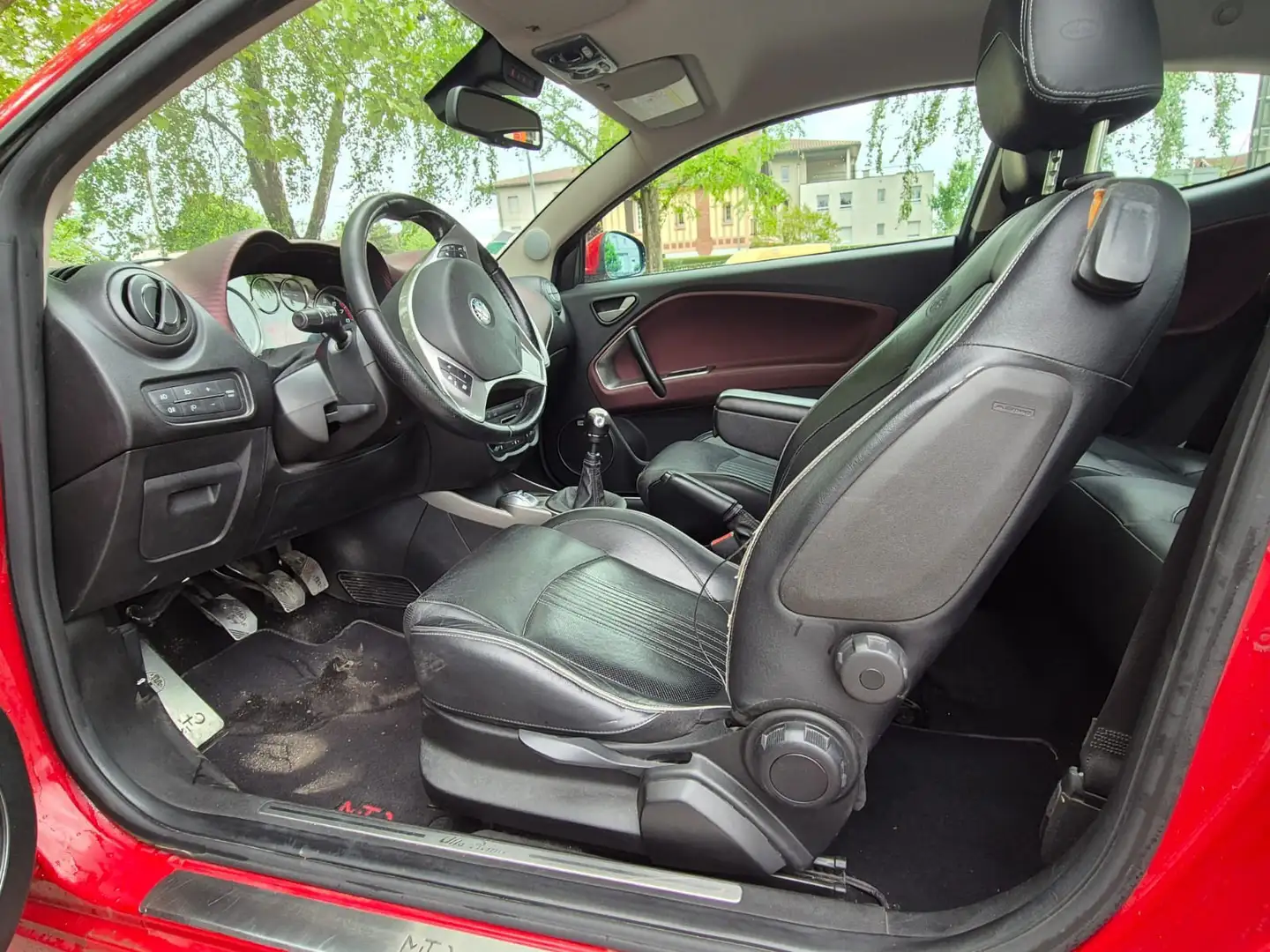 Alfa Romeo MiTo 1.4 T-Jet 155 Distinctive - 2