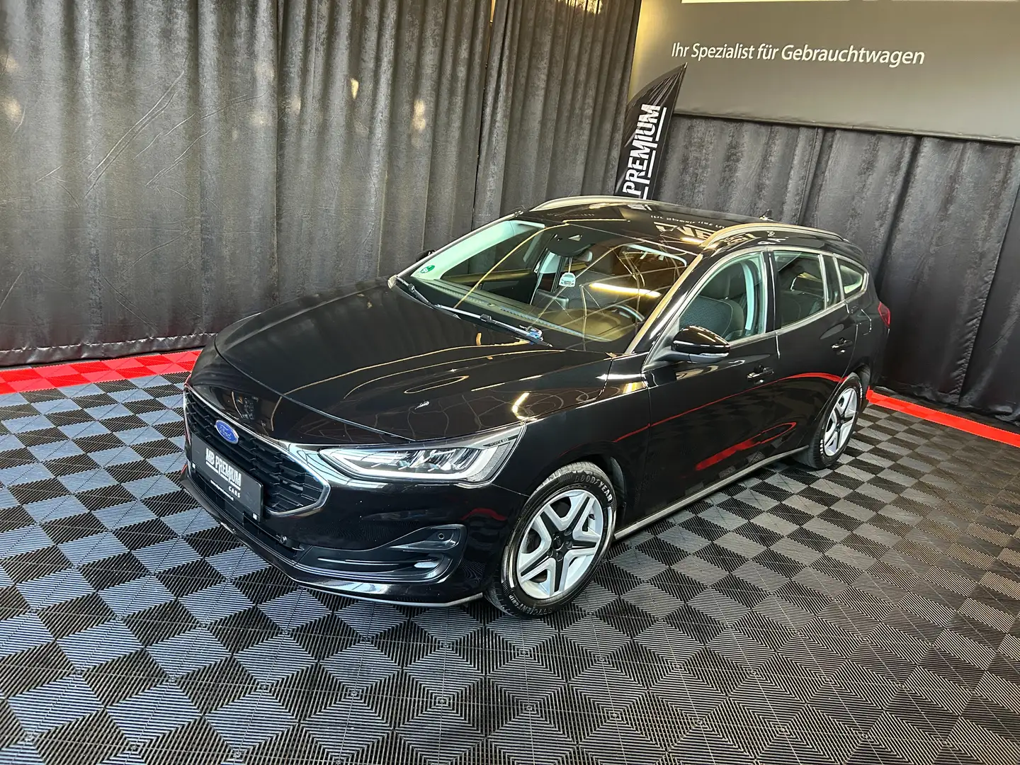 Ford Focus Cool *LED*NAVI*TEMPOMAT*8 fach bereift* Noir - 1