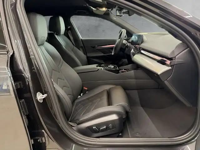 BMW I5 view 11