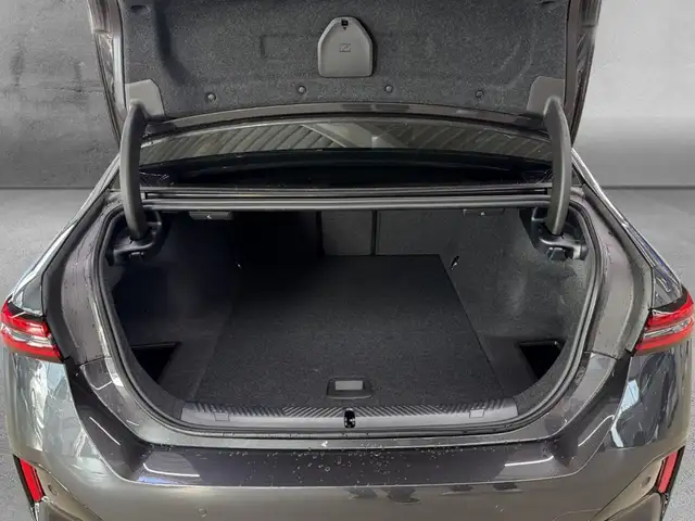 BMW I5 view 15