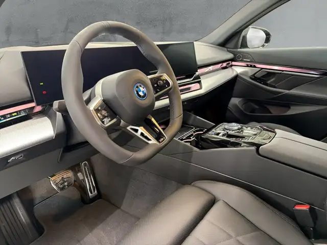 BMW I5 view 9
