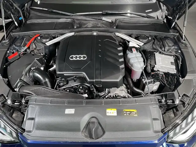 Audi A4 view 11