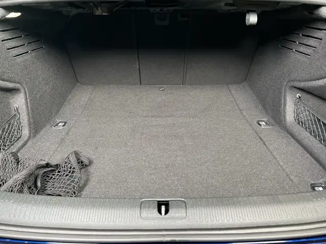 Audi A4 view 10