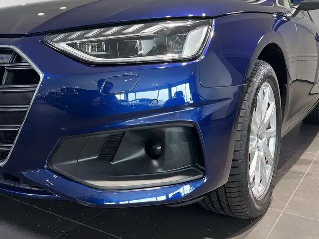Audi A4 view 6
