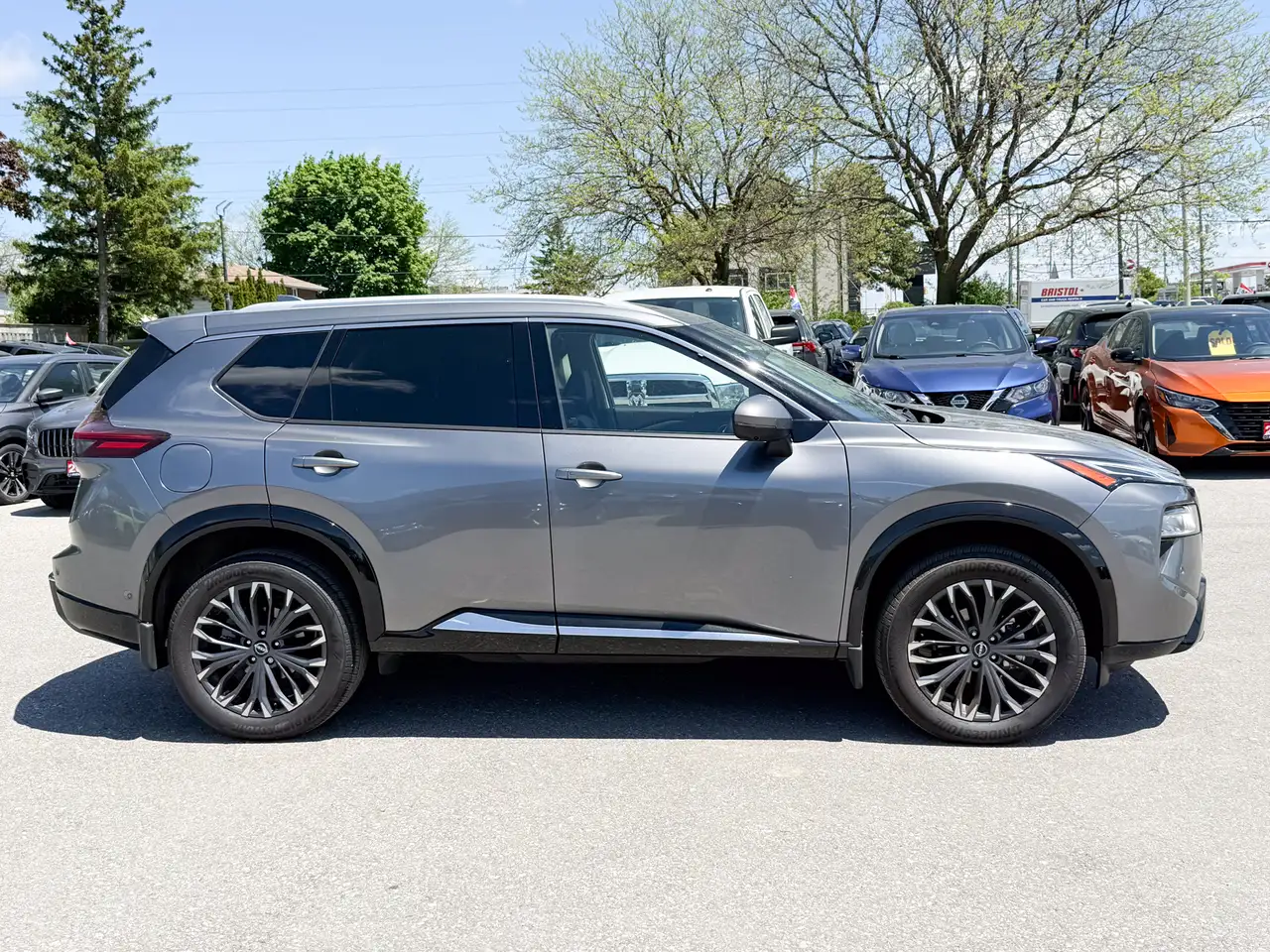 Nissan Rogue снимка Nissan Rogue
