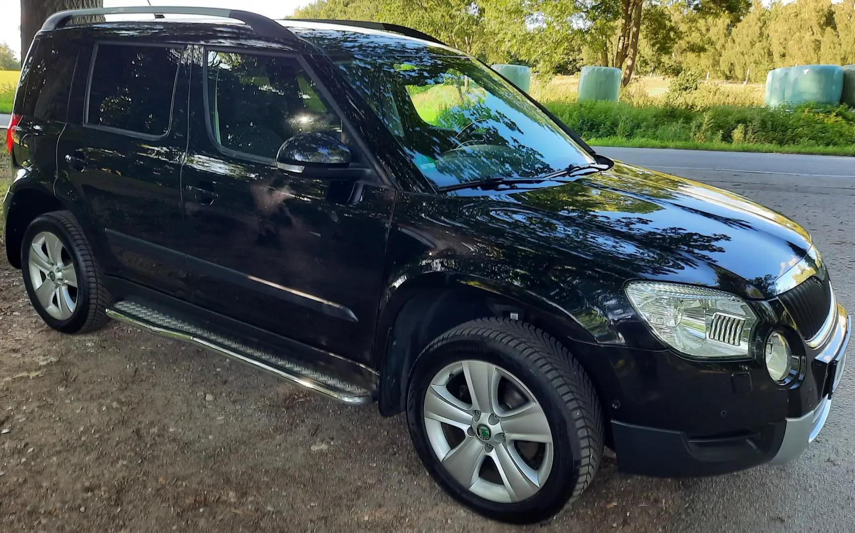 Skoda Yeti Yeti 2.0 TDI DSG4x4 Experience Schwarz - 2