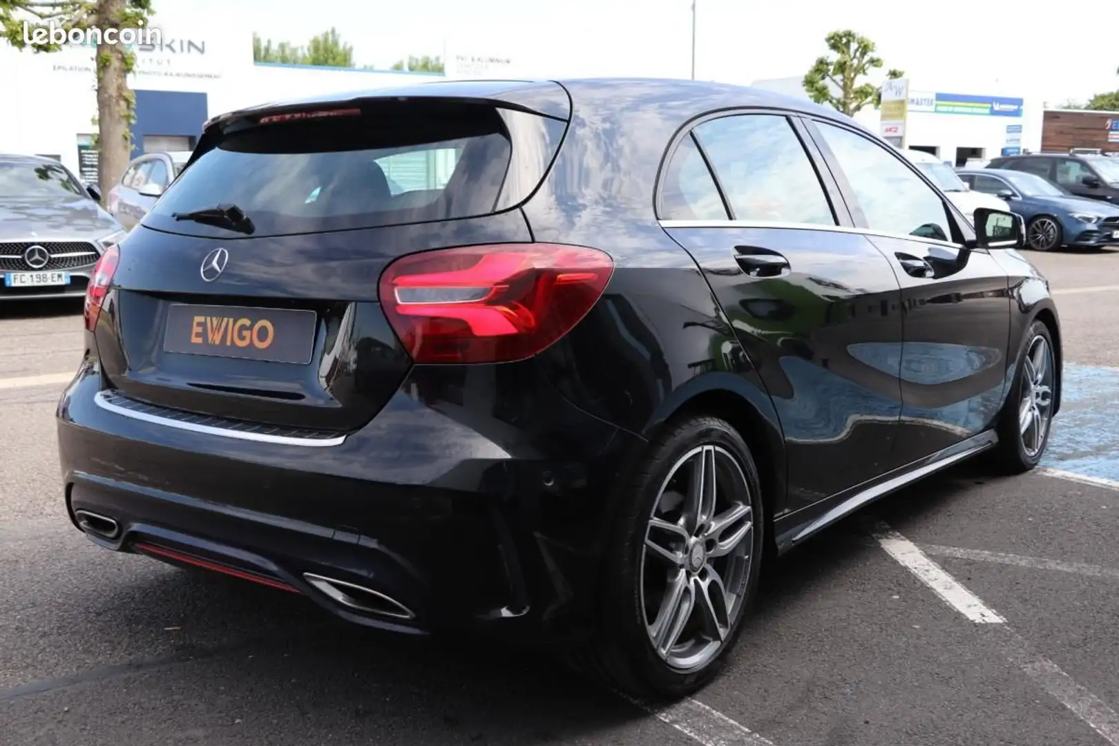 Mercedes-Benz A 200 Mercedes 1.6 200 155ch AMG-LINE Schwarz - 2
