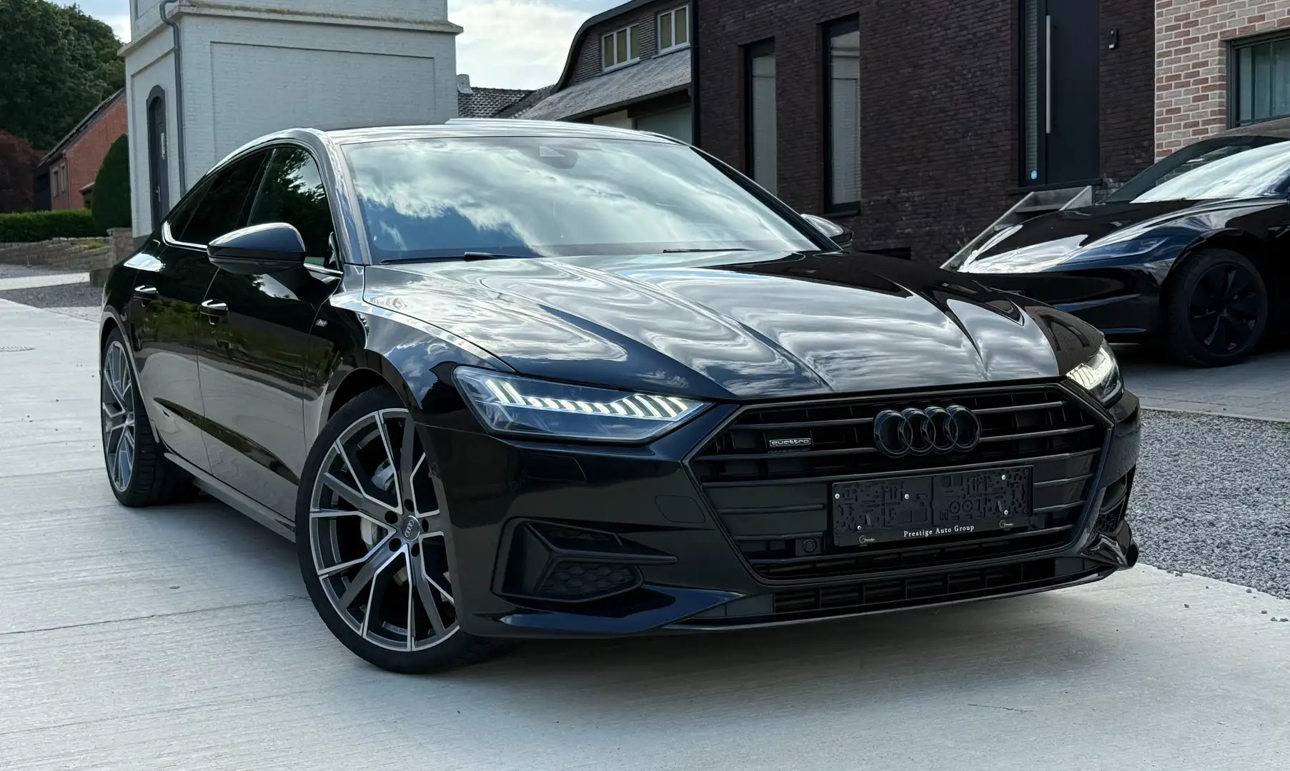 Audi A7 55 TFSI Quattro S-Line *Matrix*Headsup*Softclose* crna - 1