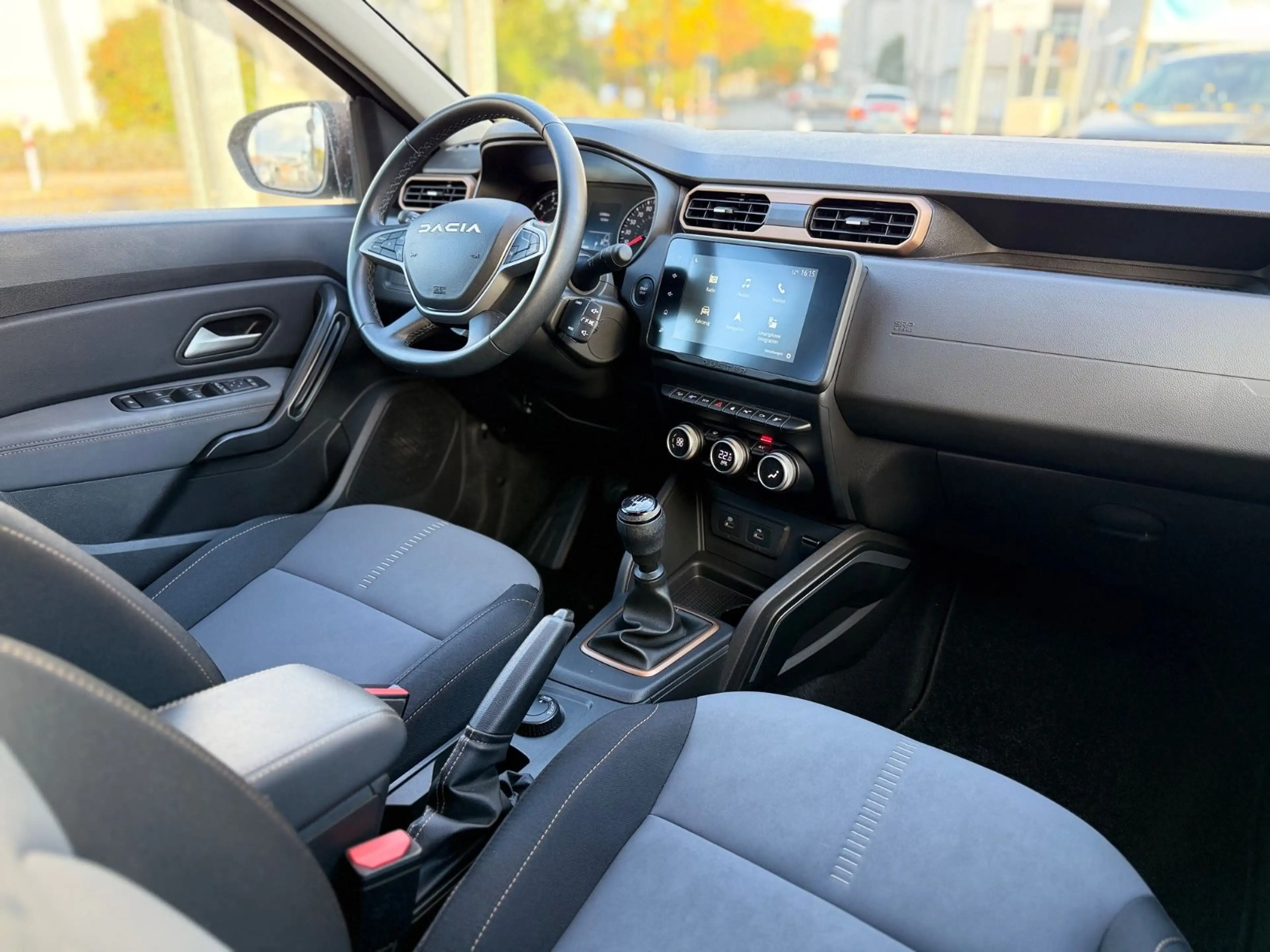 Dacia Duster II Extreme+ 4WD 360CAM NAVI SHZ KLIMA — photo 6