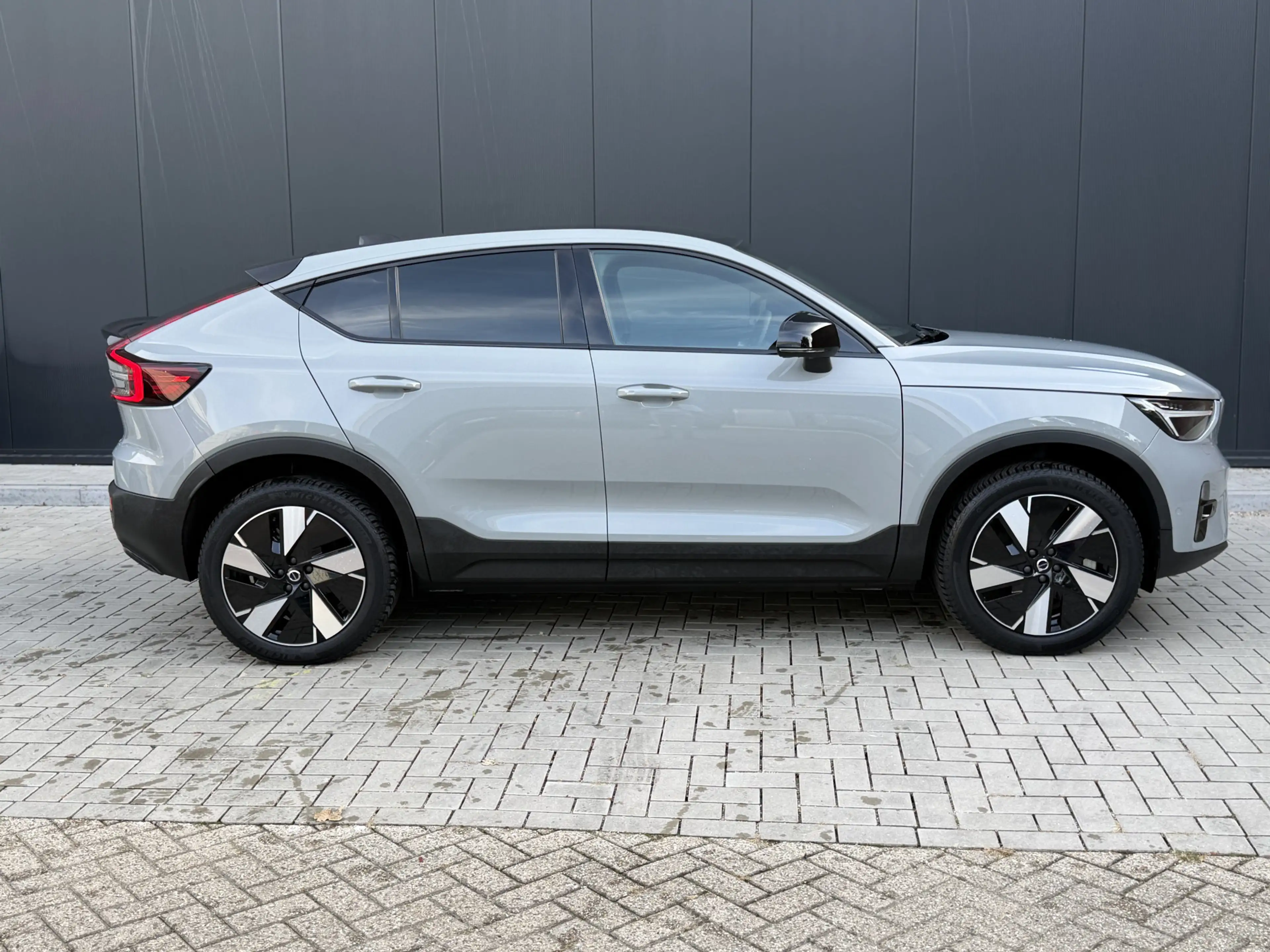 Volvo C40 Single Motor Extended Range Ultimate 82 kWh — photo 13