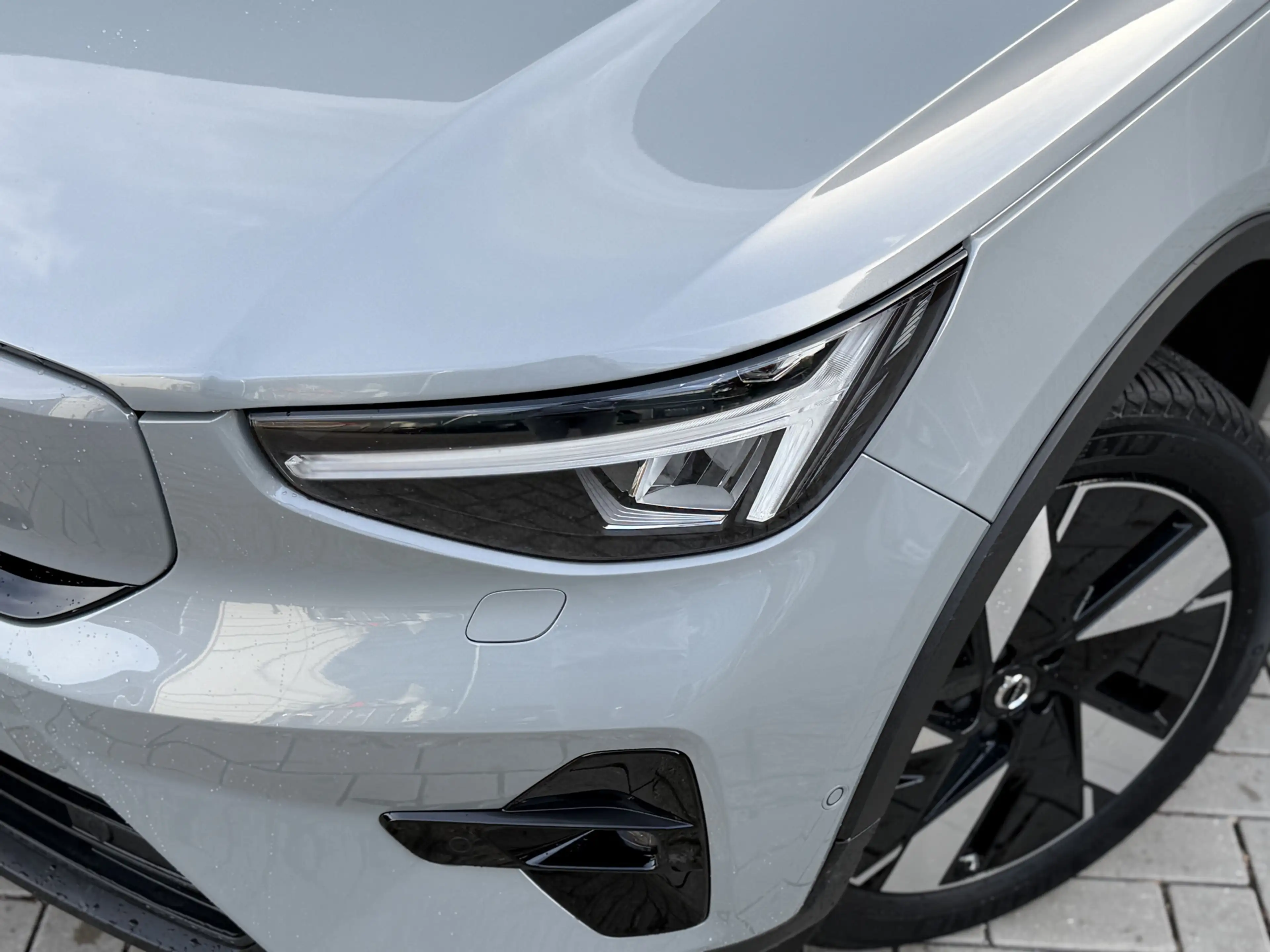Volvo C40 Single Motor Extended Range Ultimate 82 kWh — photo 2
