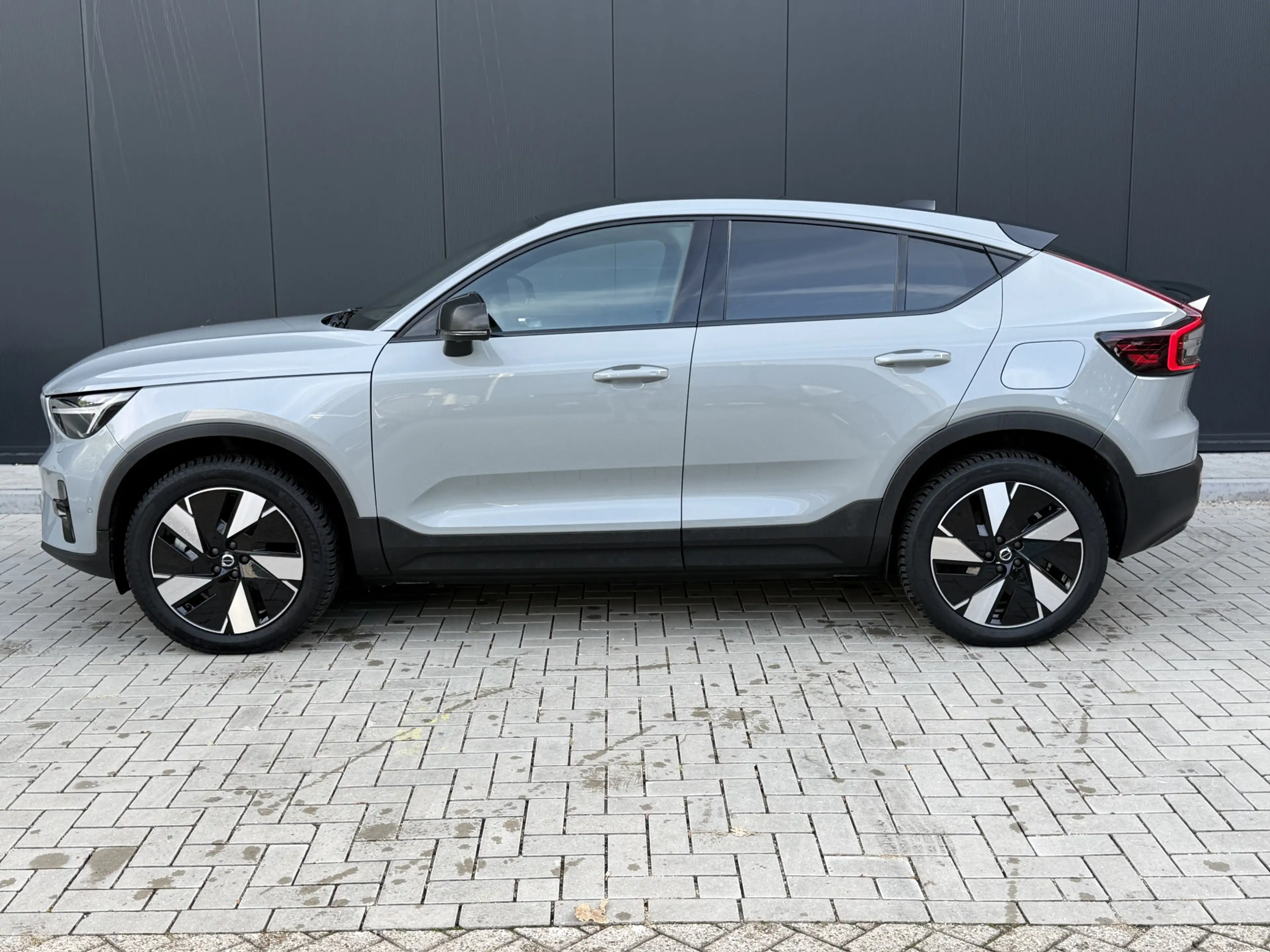 Volvo C40 Single Motor Extended Range Ultimate 82 kWh — photo 9