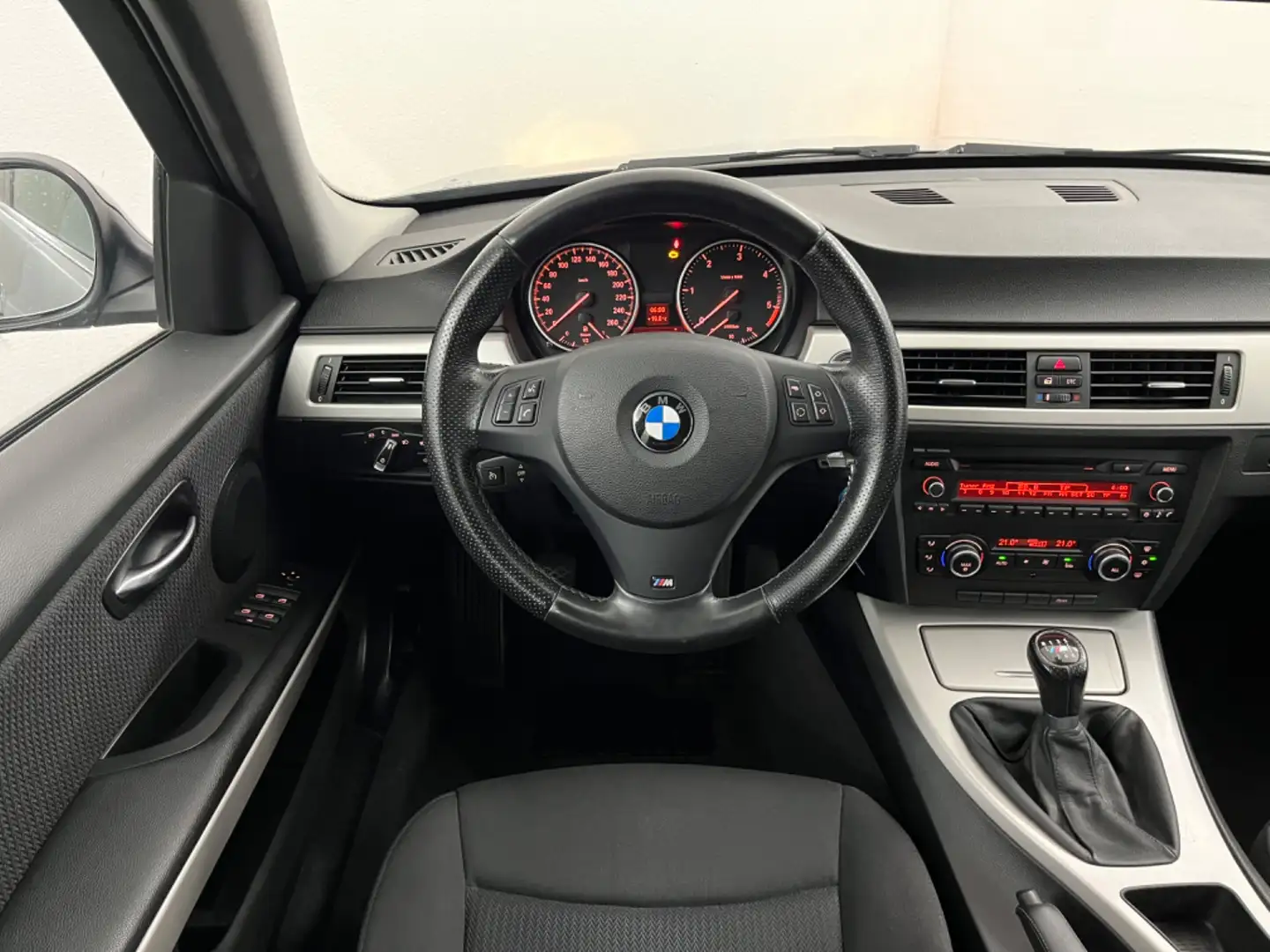 BMW 316 d Touring ***Erstbesitz | BiXenon | wenig Kilomet Argent - 2