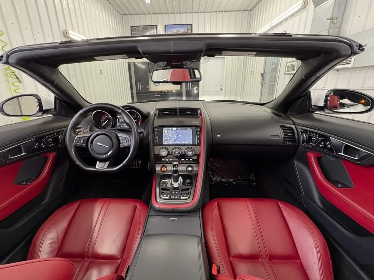 Jaguar F-Type снимка Jaguar F-Type