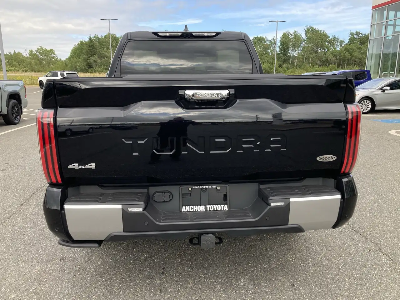 Toyota Tundra снимка Toyota Tundra