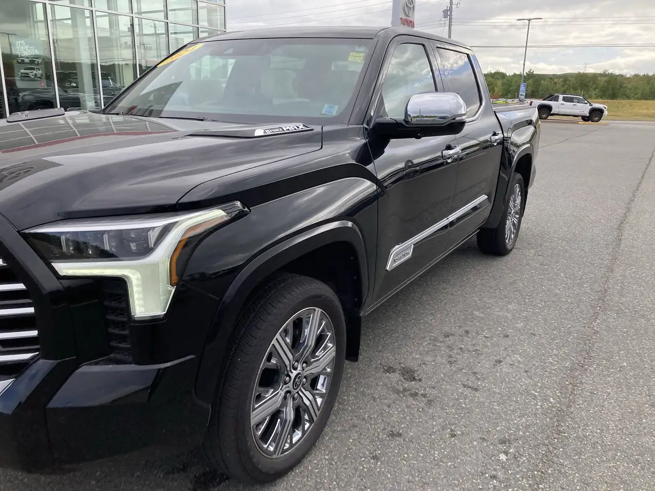 Toyota Tundra снимка Toyota Tundra