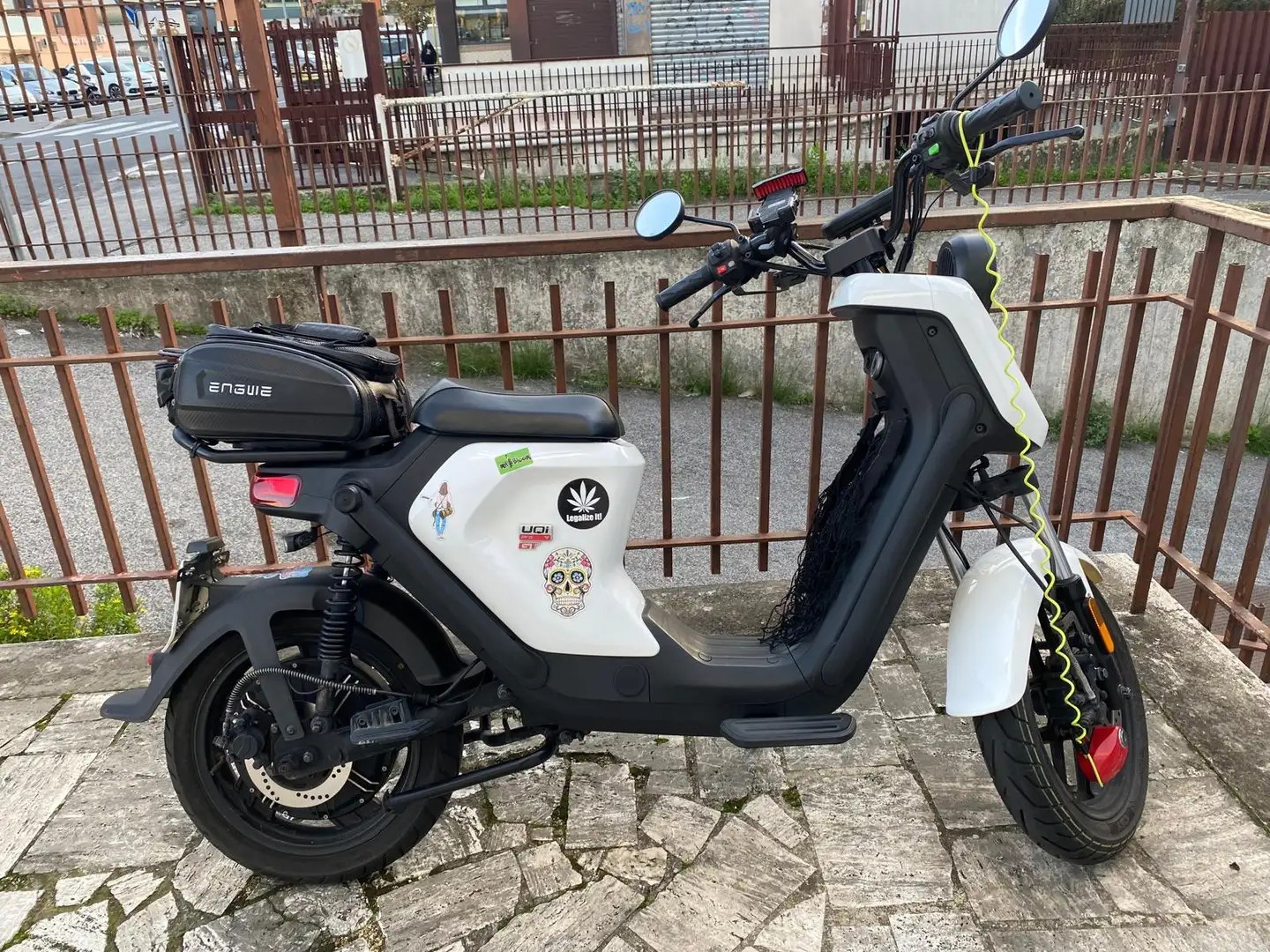 Niu NIU UQi GT Sport Alb - 2