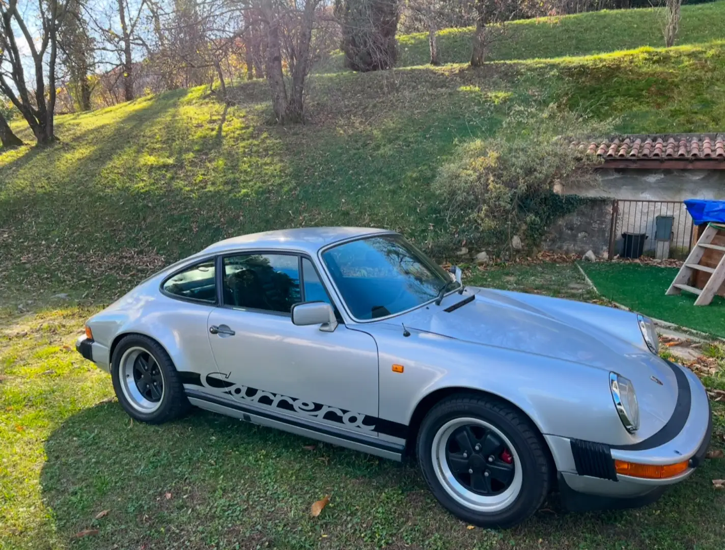 Porsche 911 Carrera - 1