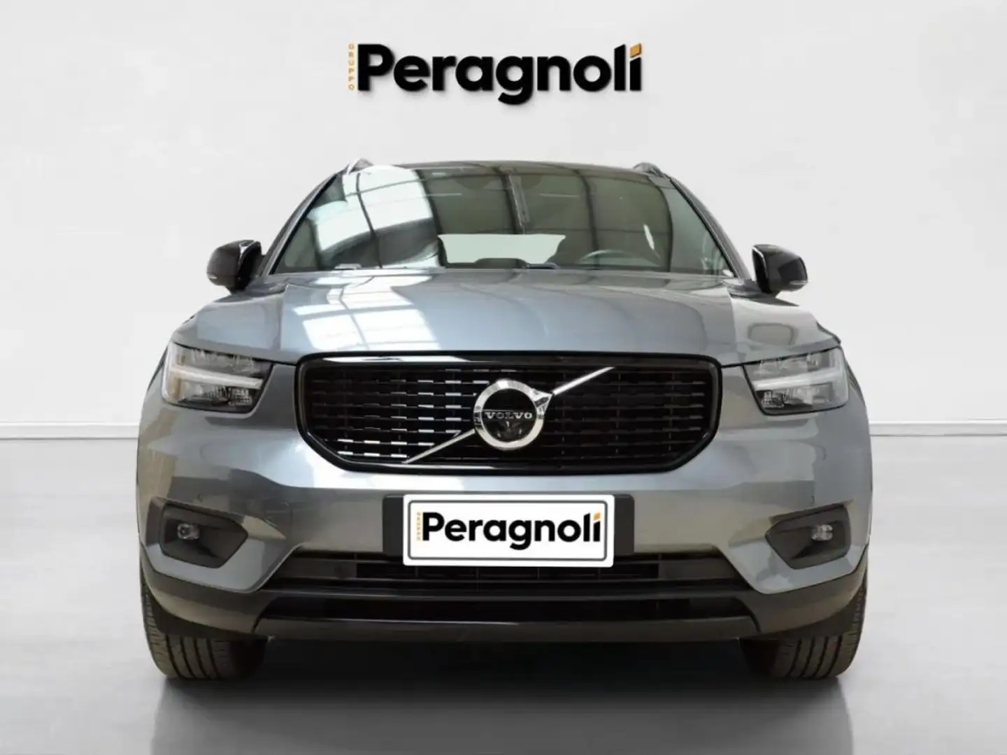 Volvo XC40 T5 AWD R-DESIGN AUTOMATICA Gris - 2