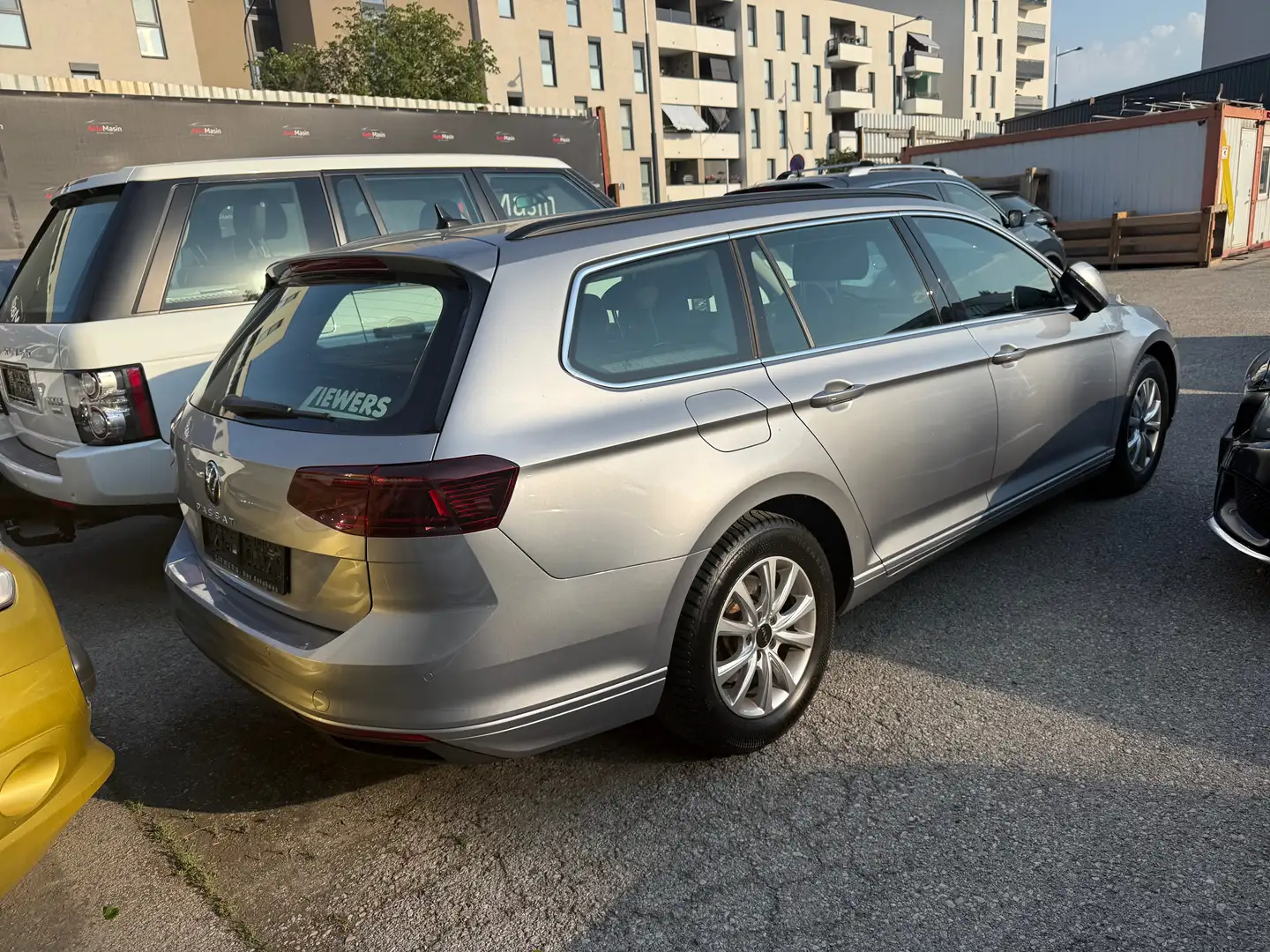 Volkswagen Passat Variant Business 2,0 SCR TDI DSG Grau - 2