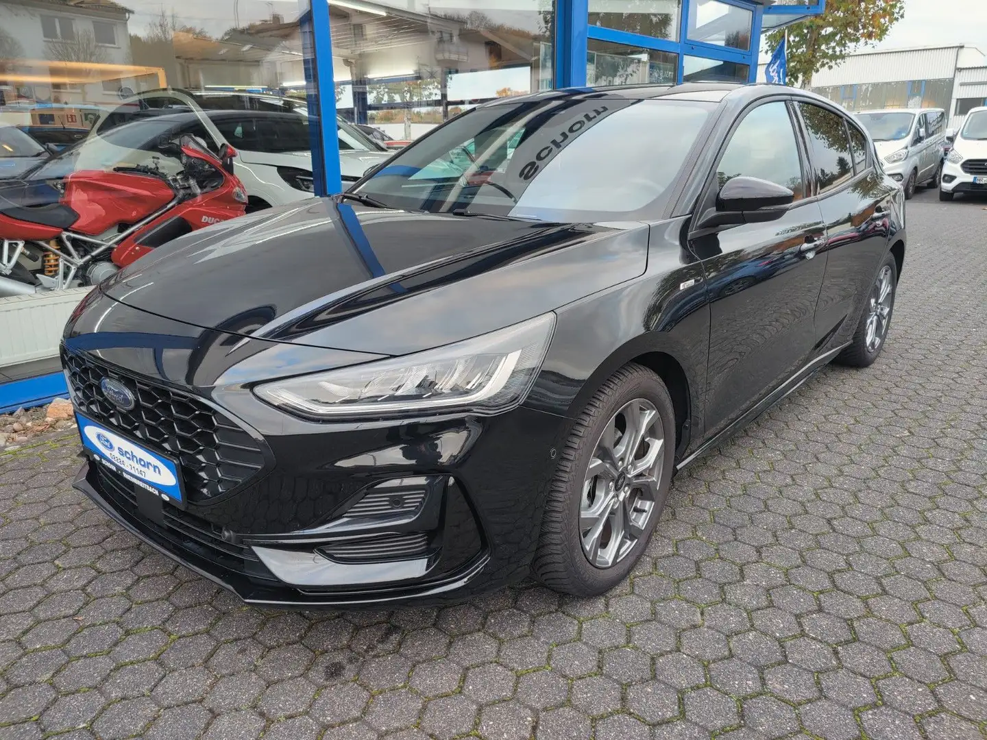 Ford Focus Lim. ST-Line Schwarz - 1