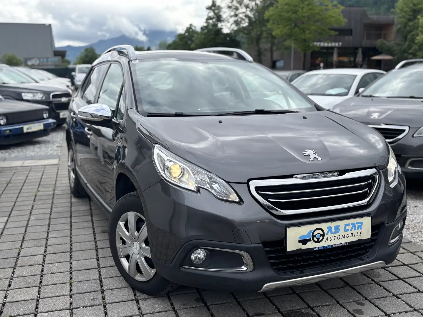 Peugeot 2008 Style Grau - 1