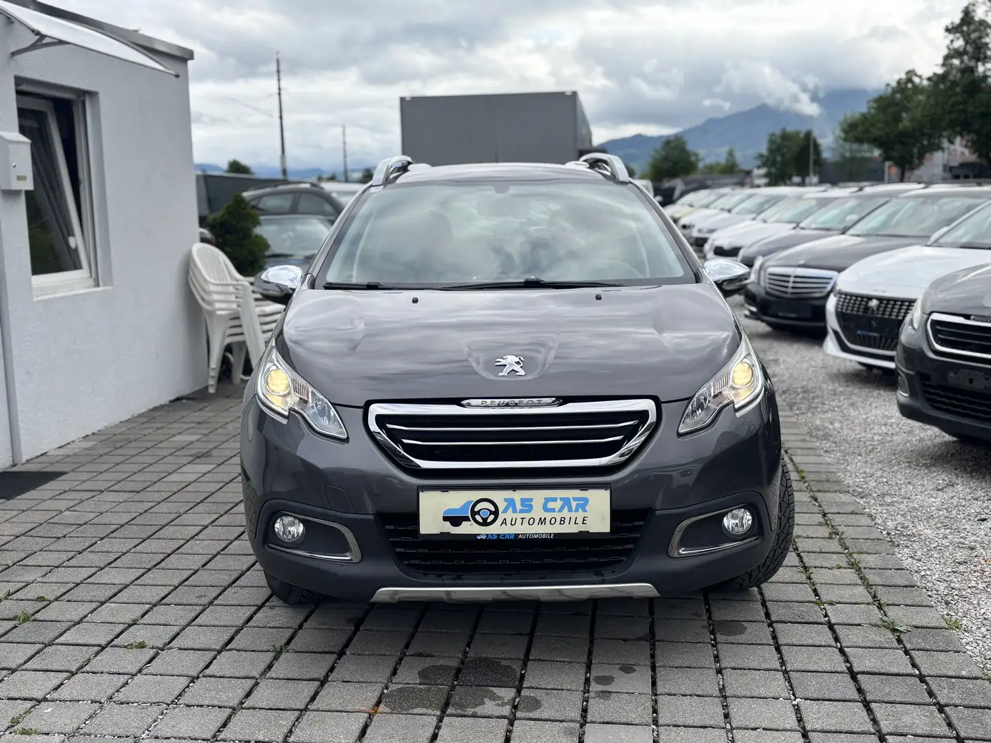 Peugeot 2008 Style Grau - 2