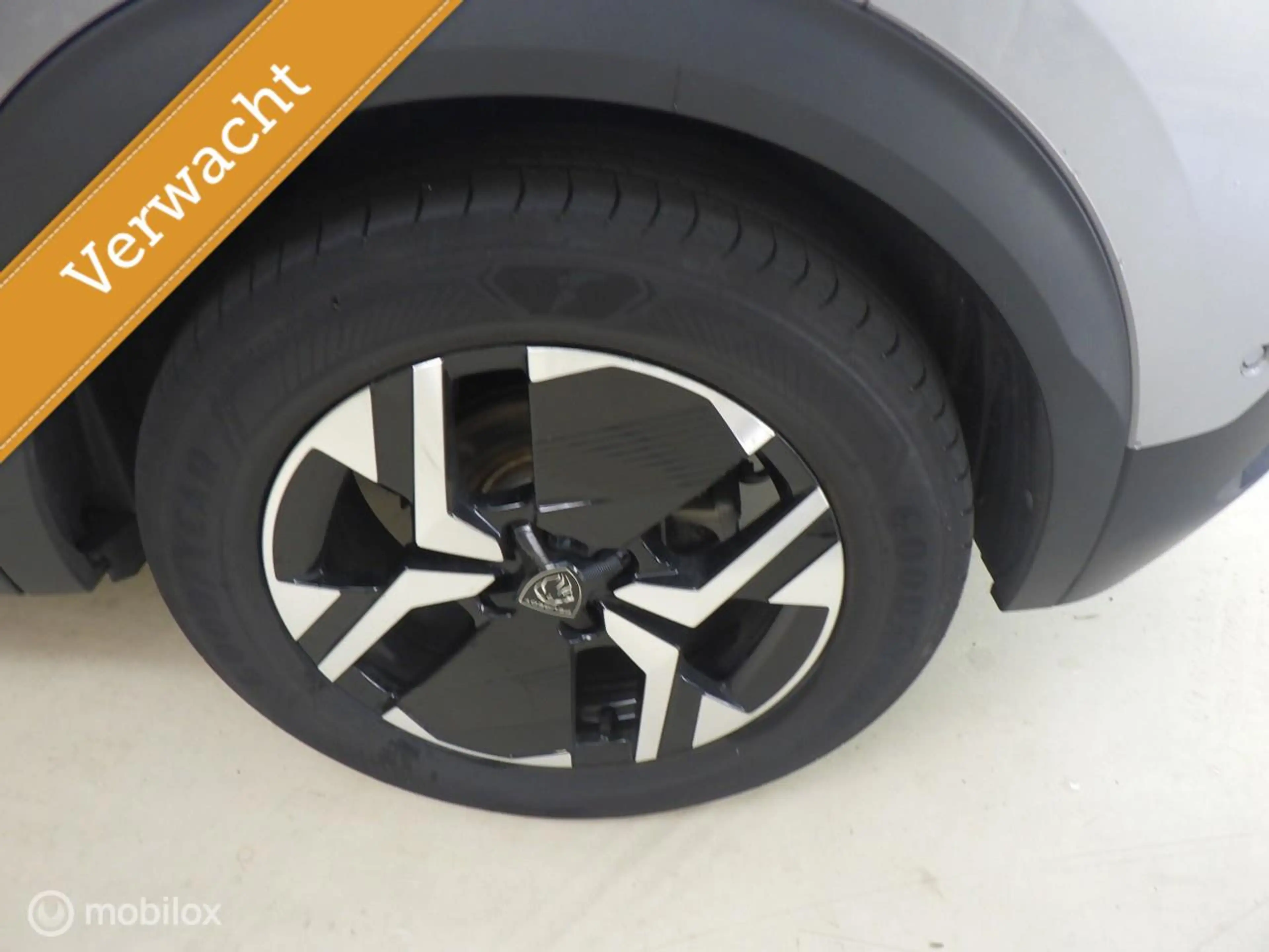 Peugeot e-2008 EV Allure Avantage 54 kWh — photo 9