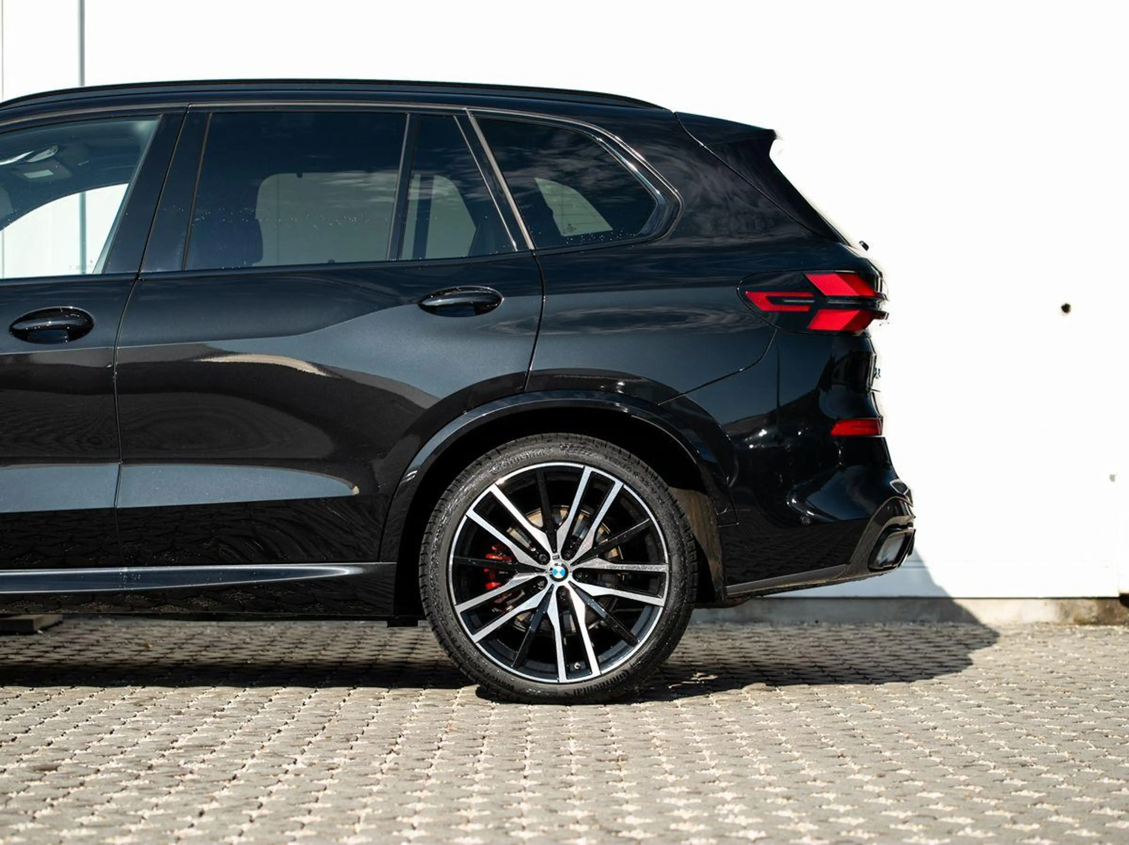 BMW X5 xDrive40d M-SportPRO StdHz SkyL AHK Sitzlüft — photo 9