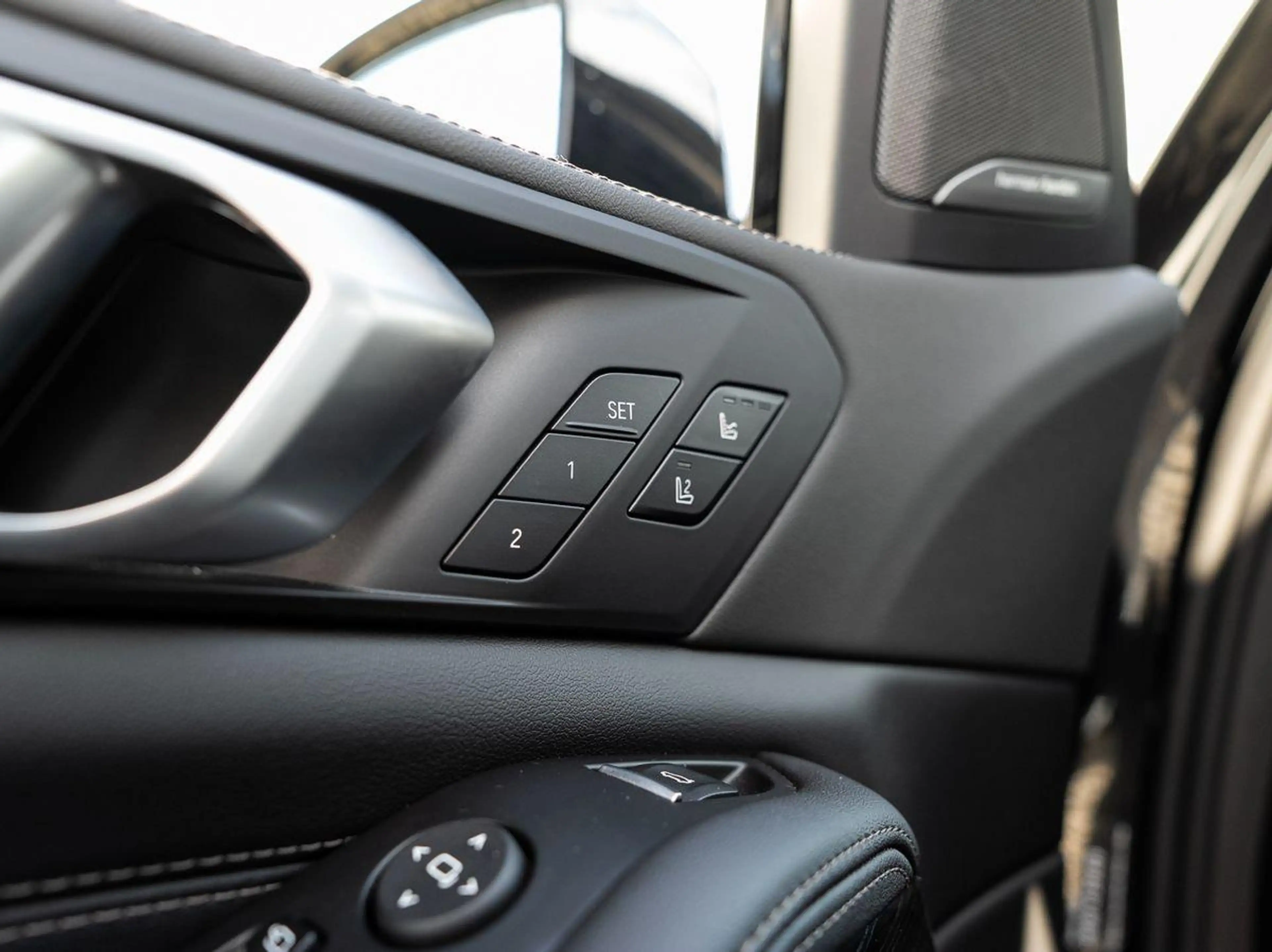 BMW X5 xDrive40d M-SportPRO StdHz SkyL AHK Sitzlüft — photo 11