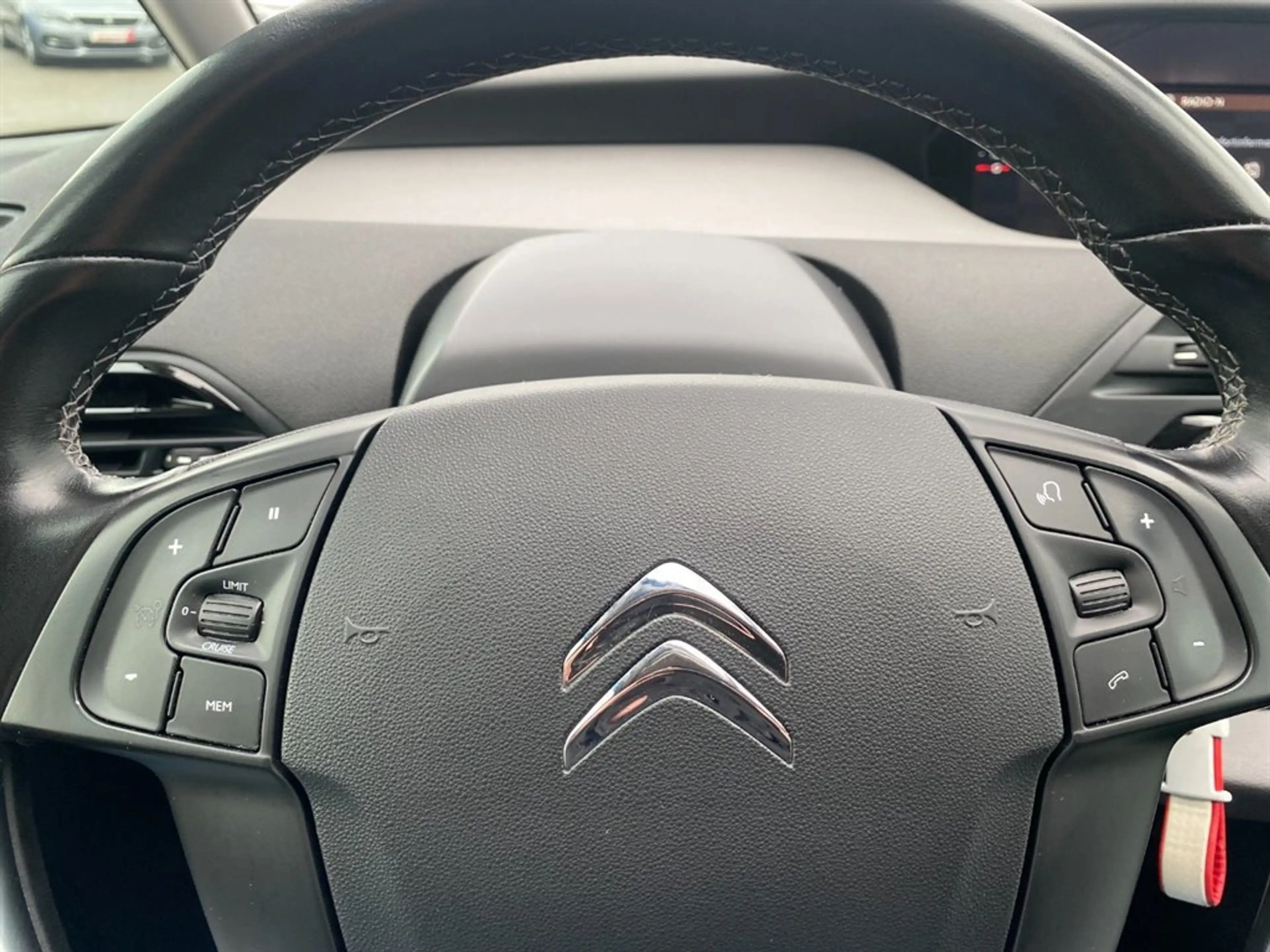 Citroen C4 Picasso BlueHDi 120 S&S Feel Edition — photo 14