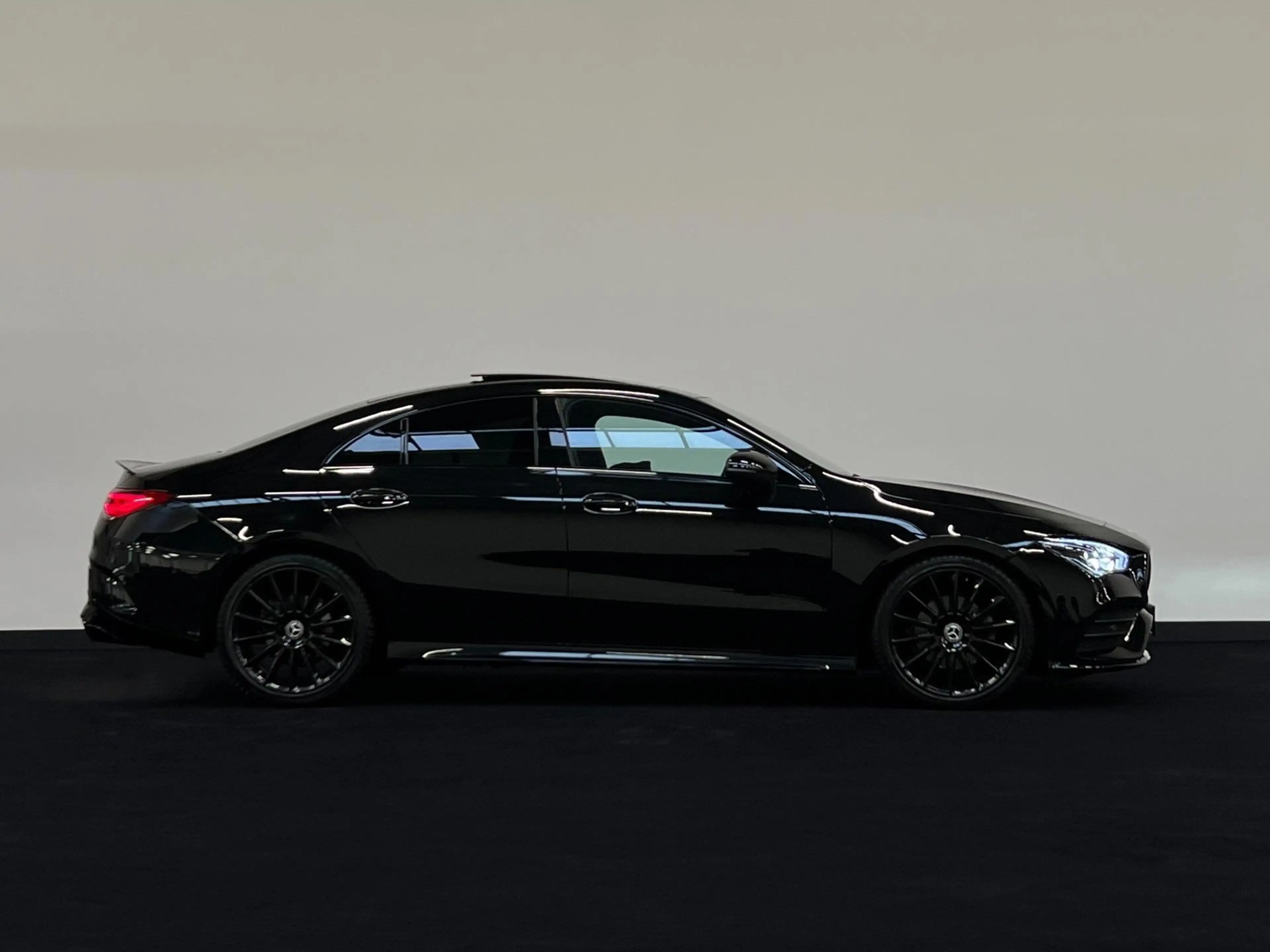 Mercedes-Benz CLA 45 AMG 250 e S BLACKPACK Memory Burmester Sfeer — photo 7